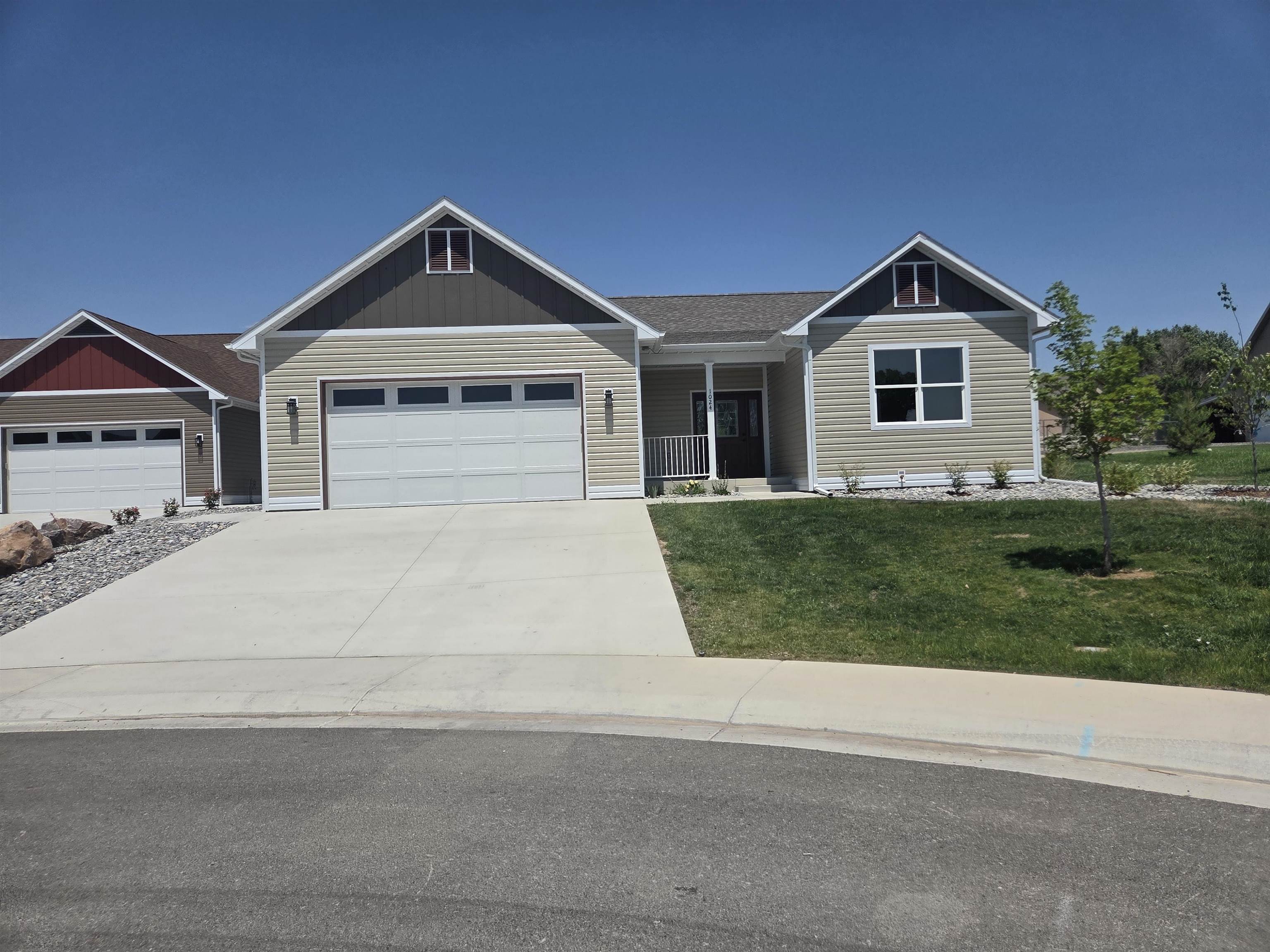 1024 Snowdrop Court — photo