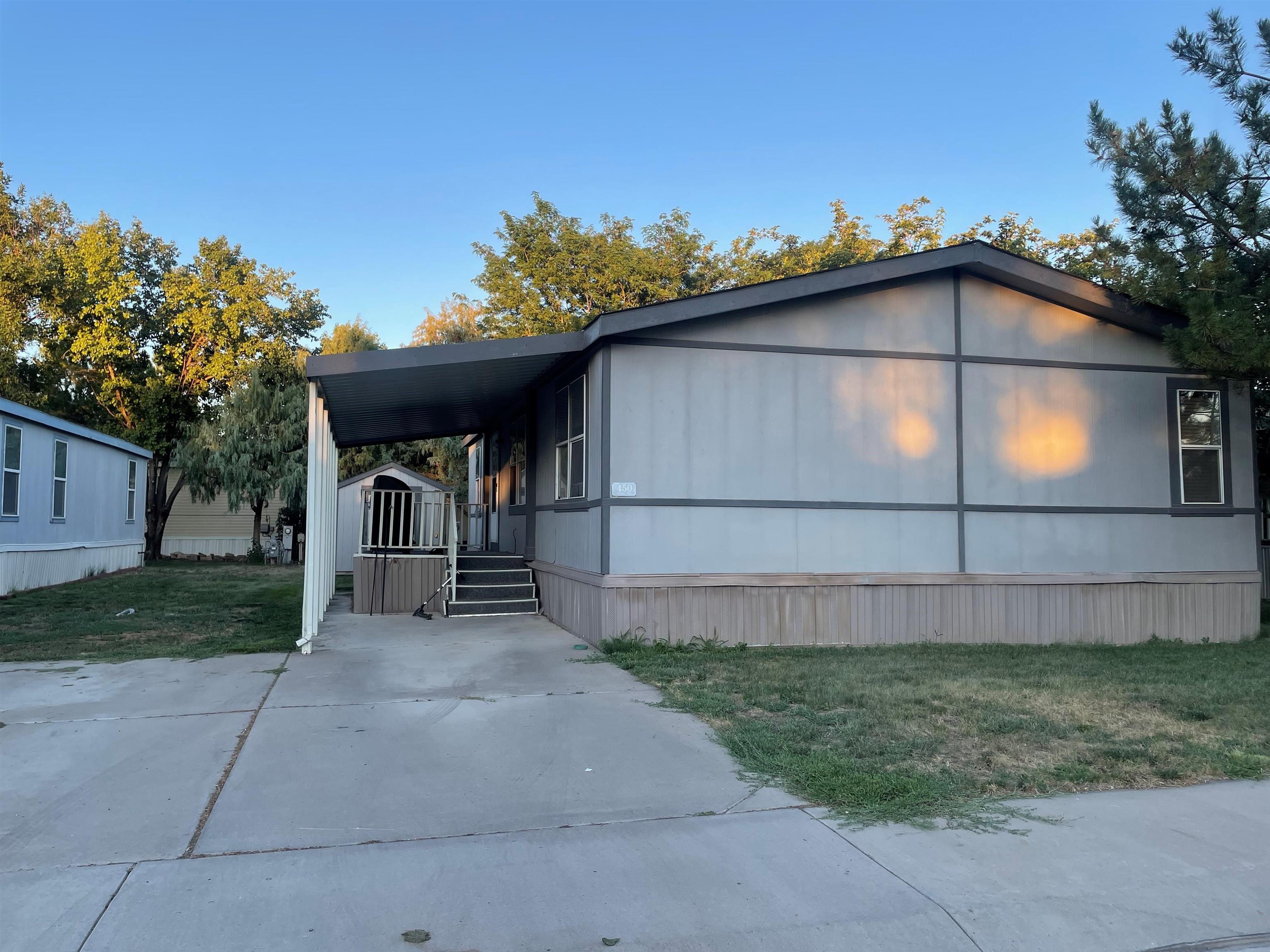 435 32 Road 450 — photo