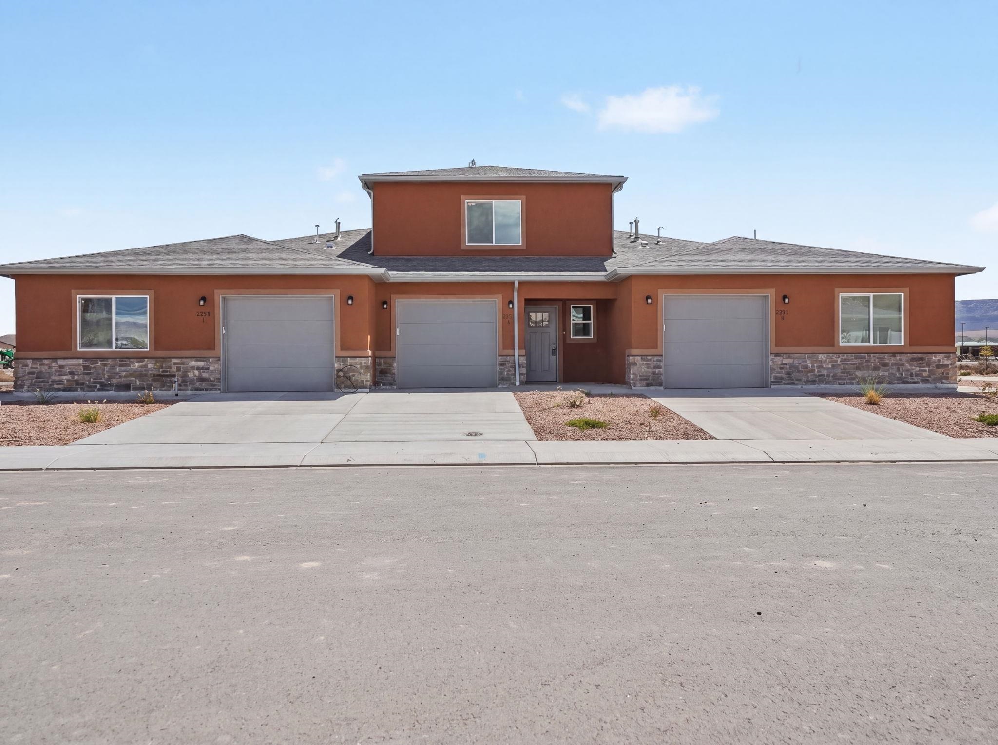 2351 Glen Canyon Avenue B — photo