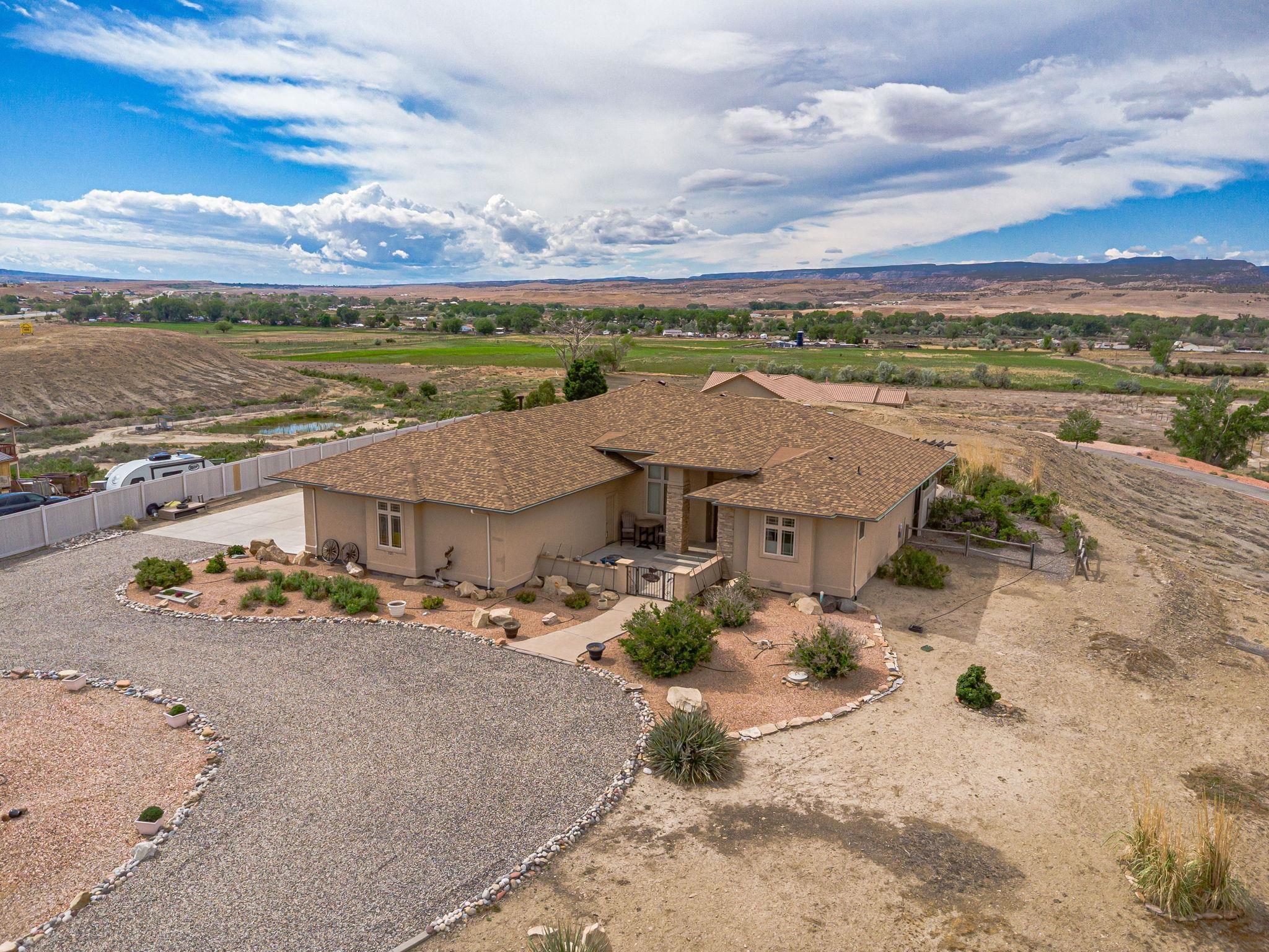1525 Wapiti Way — photo