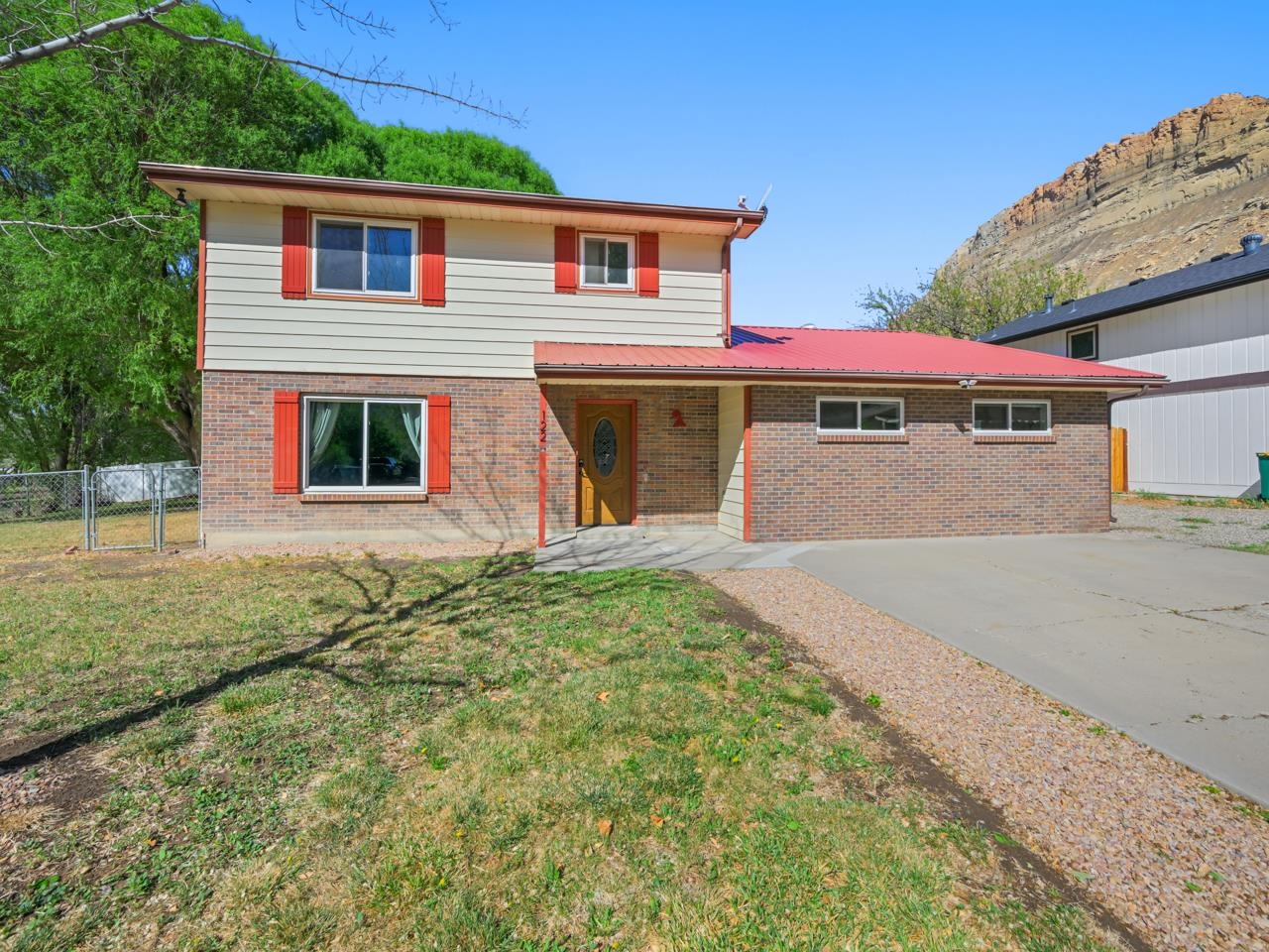 122 Davis Circle — photo
