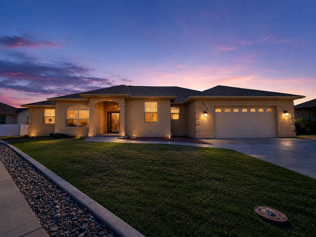 2577 Maureen Court — photo