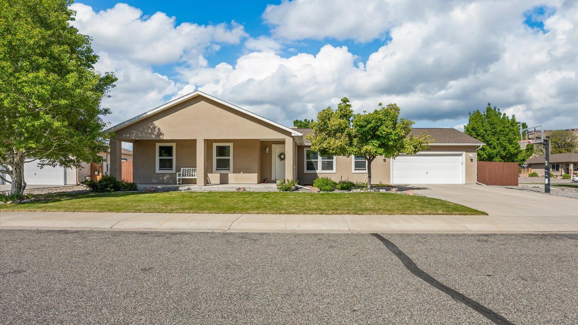 832 Cabernet Drive — photo
