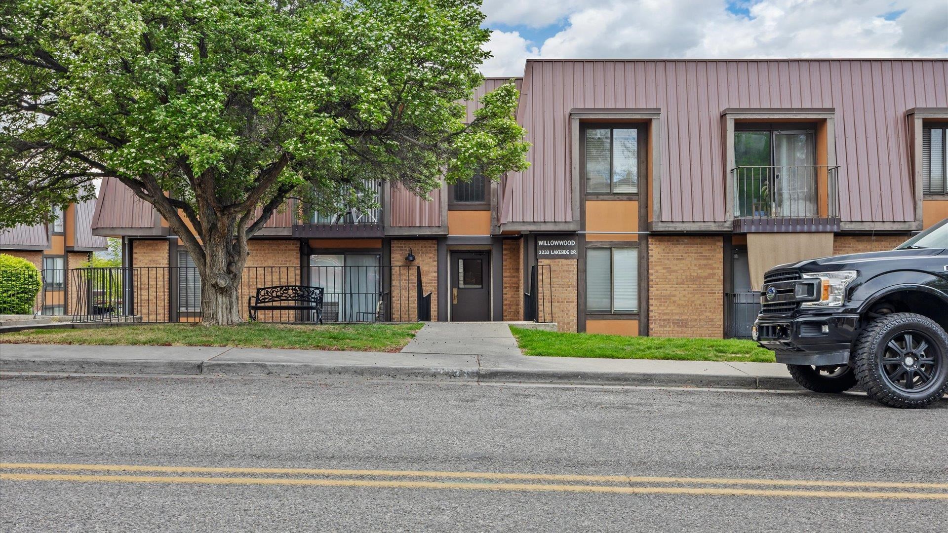 3233 Lakeside Drive 308 — photo