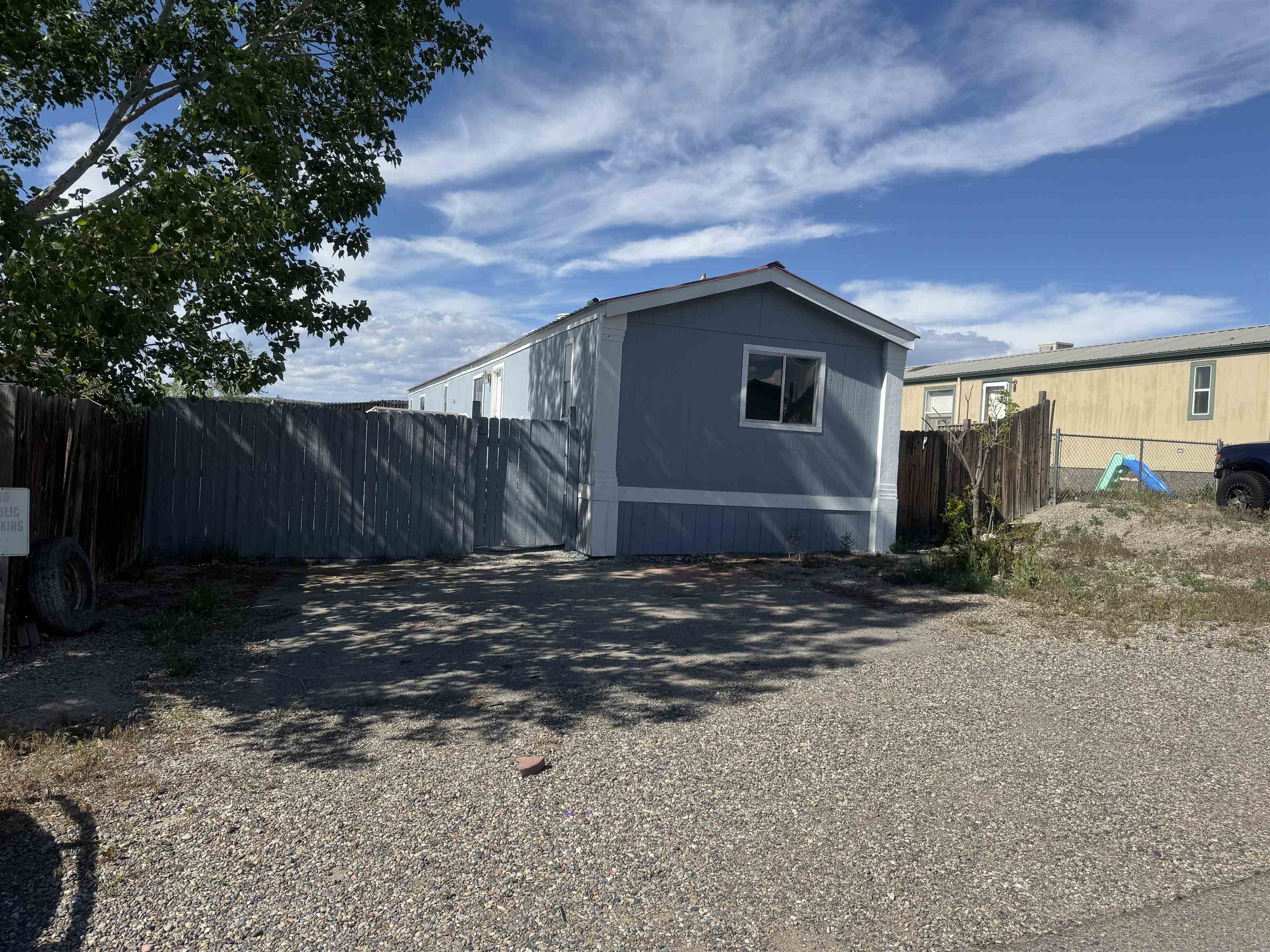 1040 Gilsonite Avenue — photo
