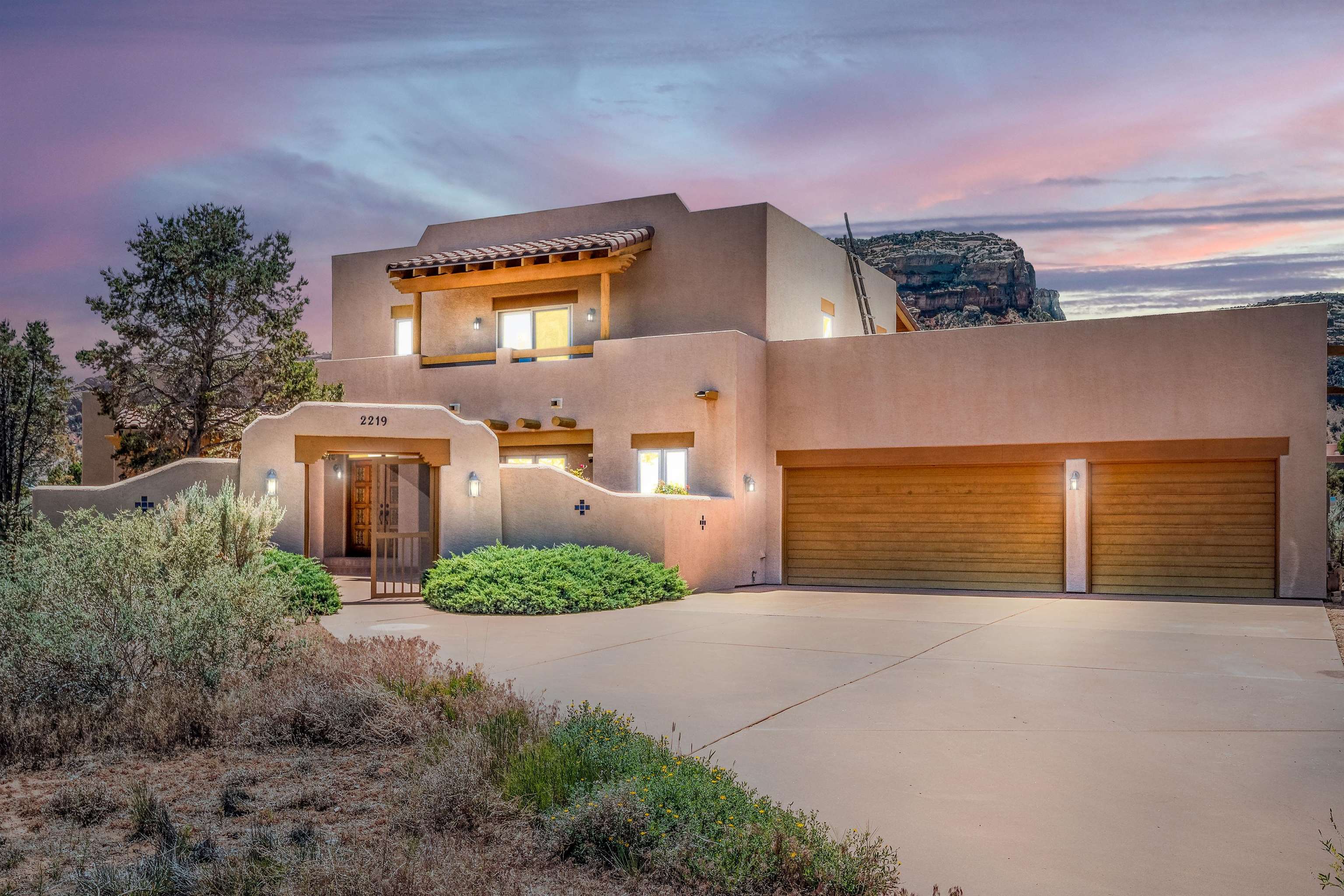 2219 Burro Canyon Court — photo