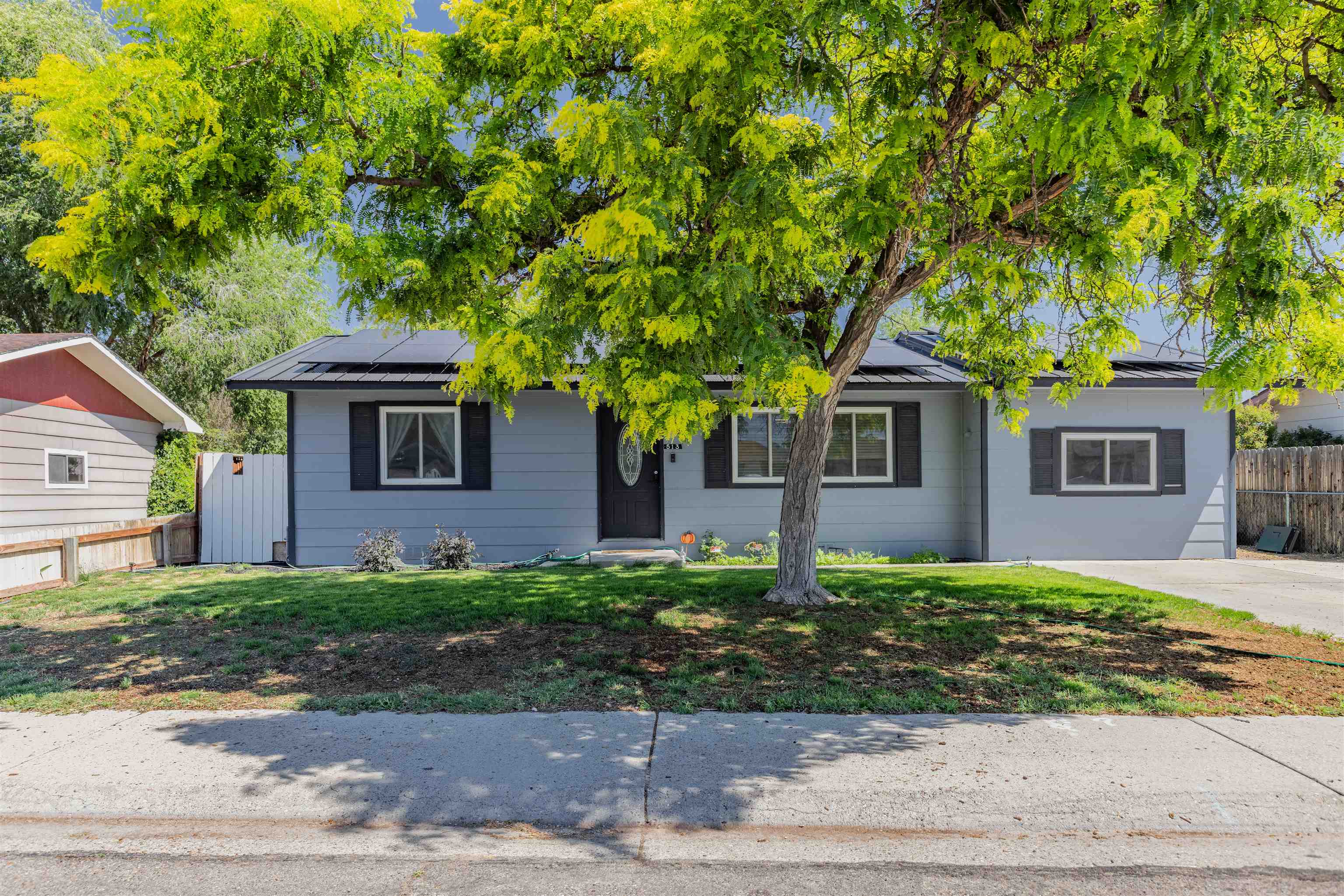513 Greenbriar Street — photo