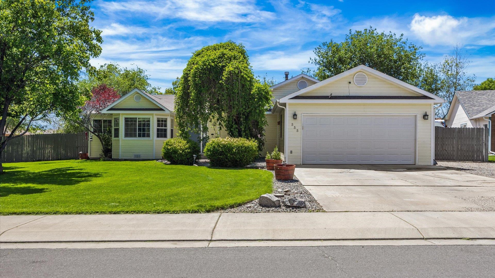 555 E Valley Drive — photo