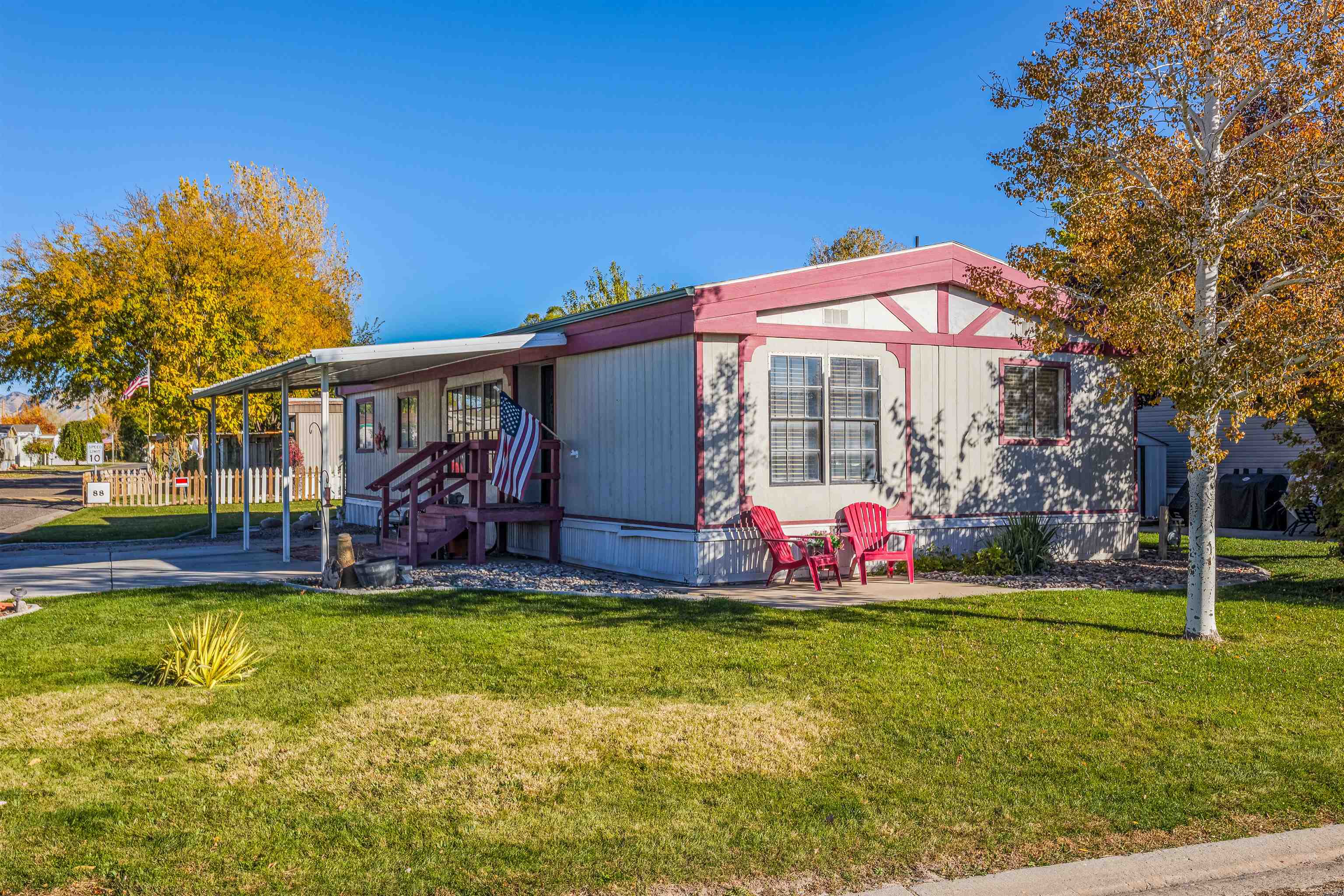 3251 E Road 100 — photo