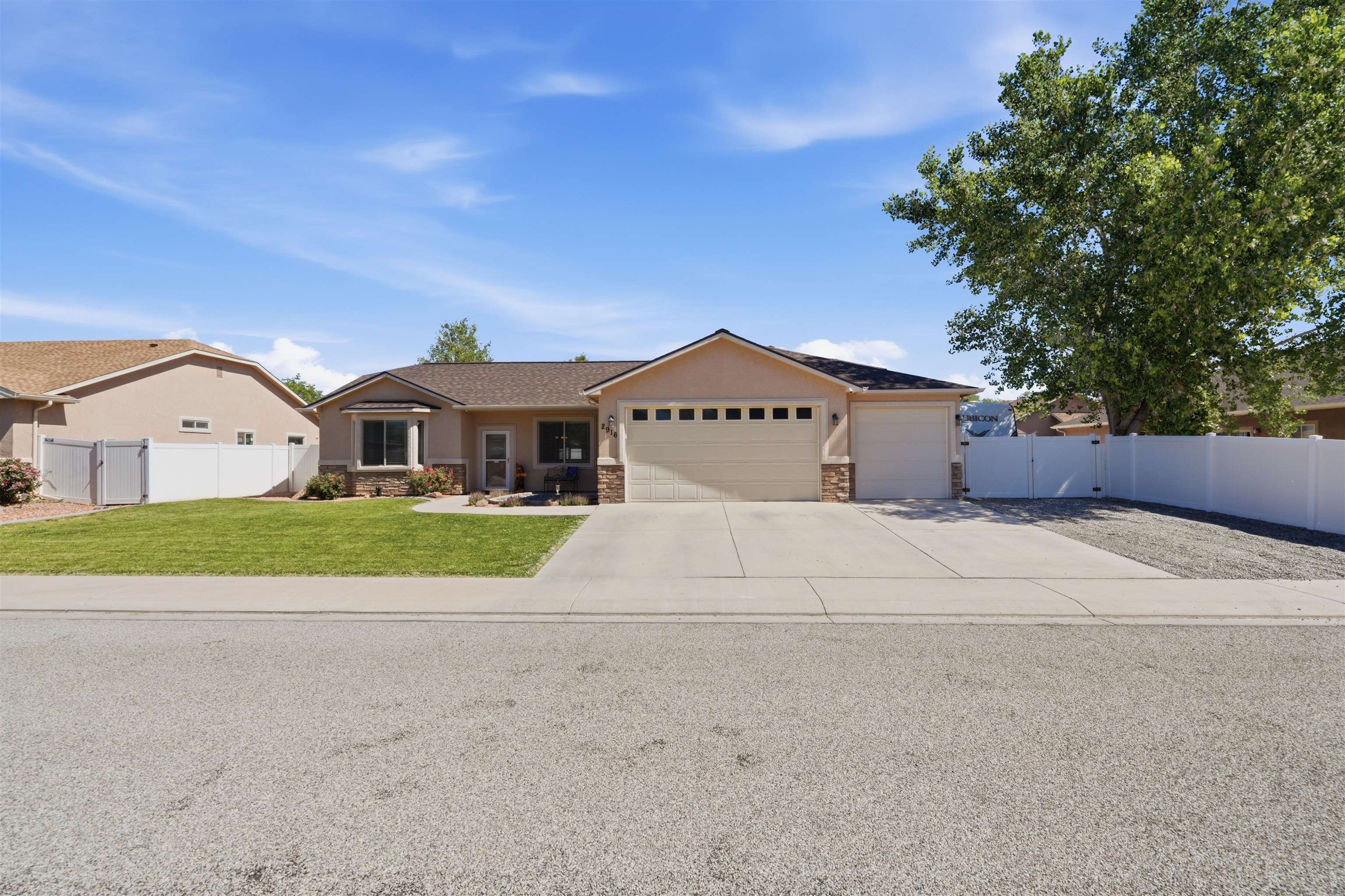2916 Brook View Lane — photo