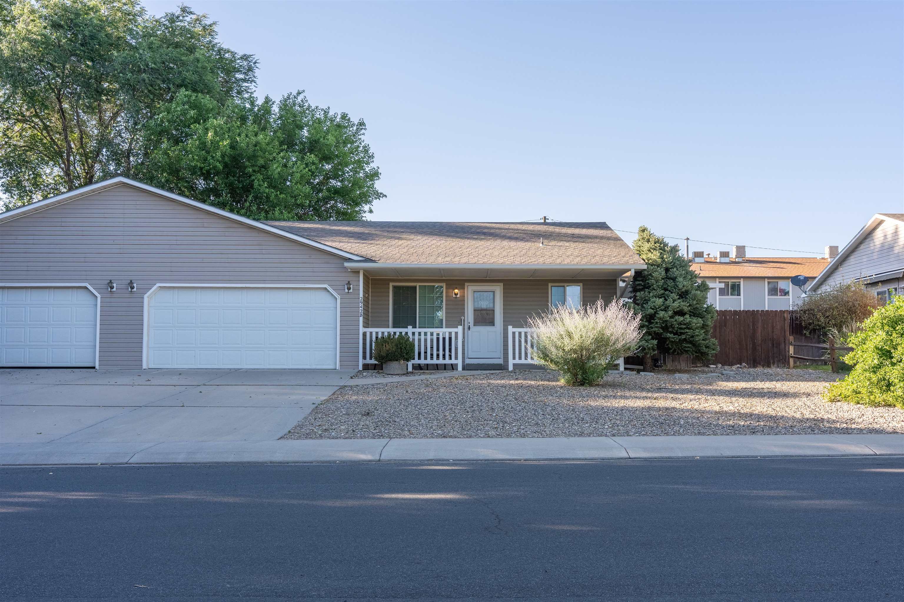 2942 Sandra Avenue B — photo