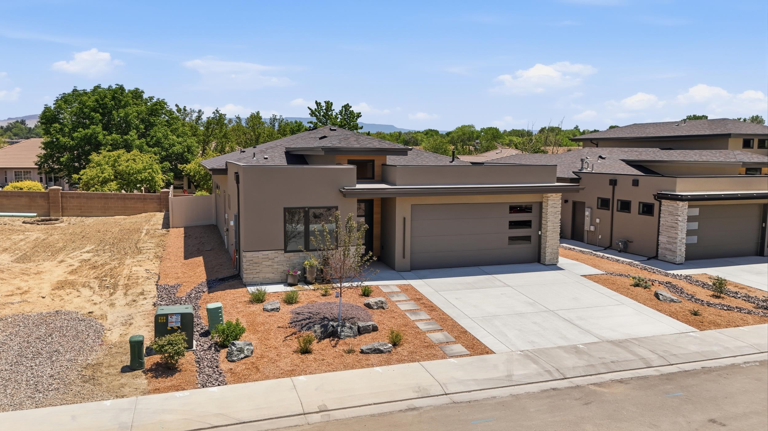 690 Base Court — photo