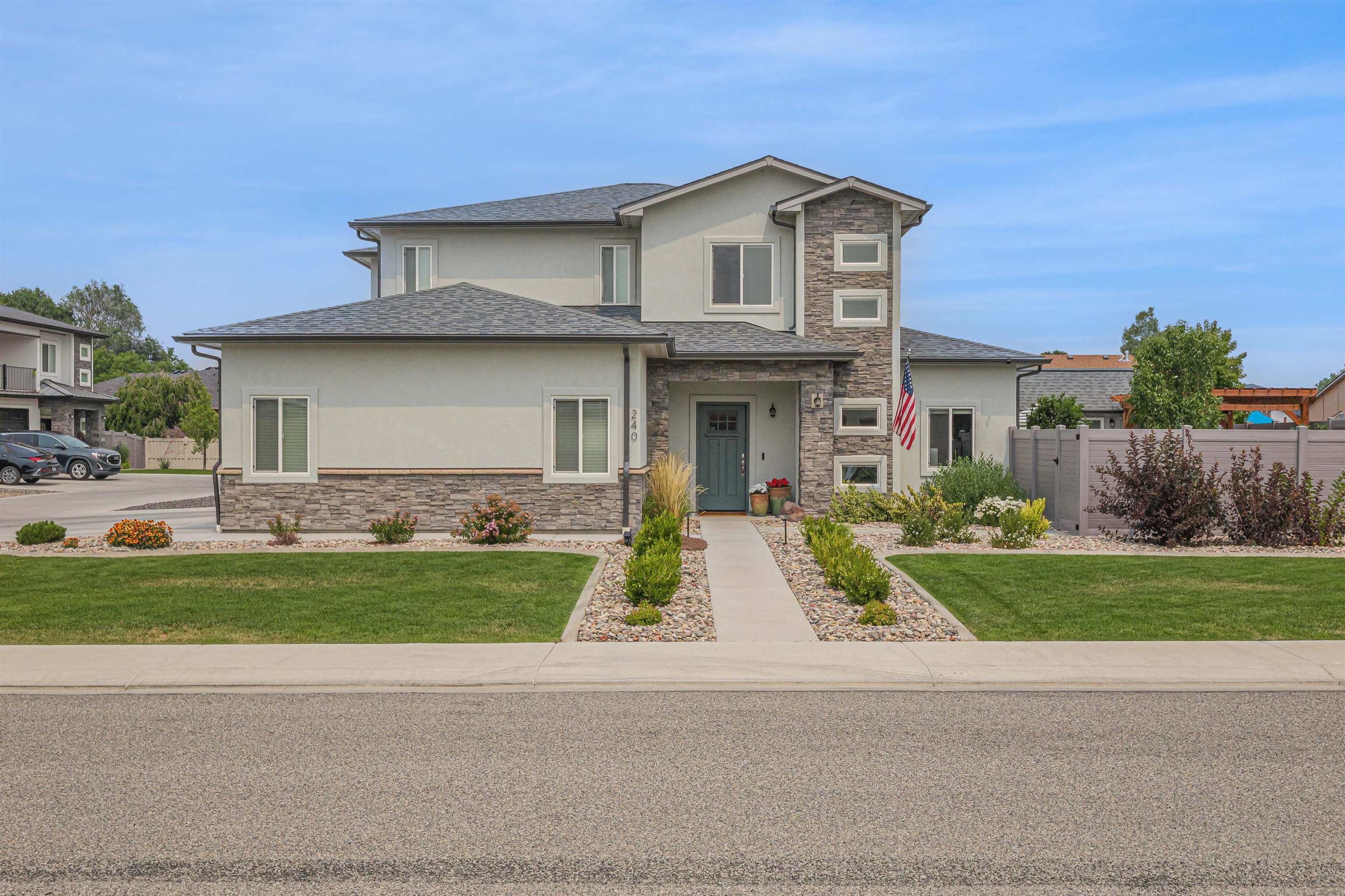 240 Esperanza Court — photo