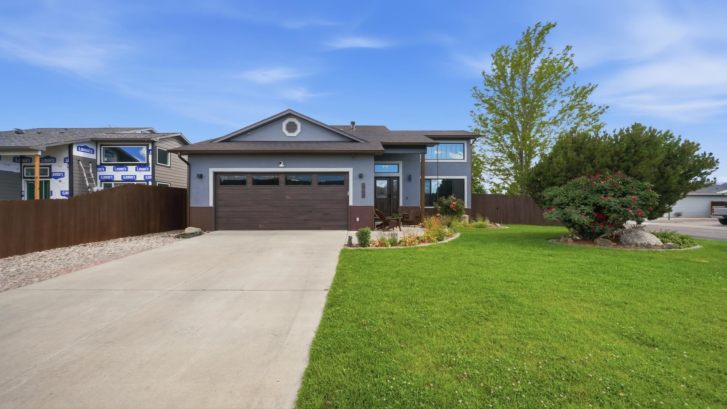 2795 Oxford Avenue — photo