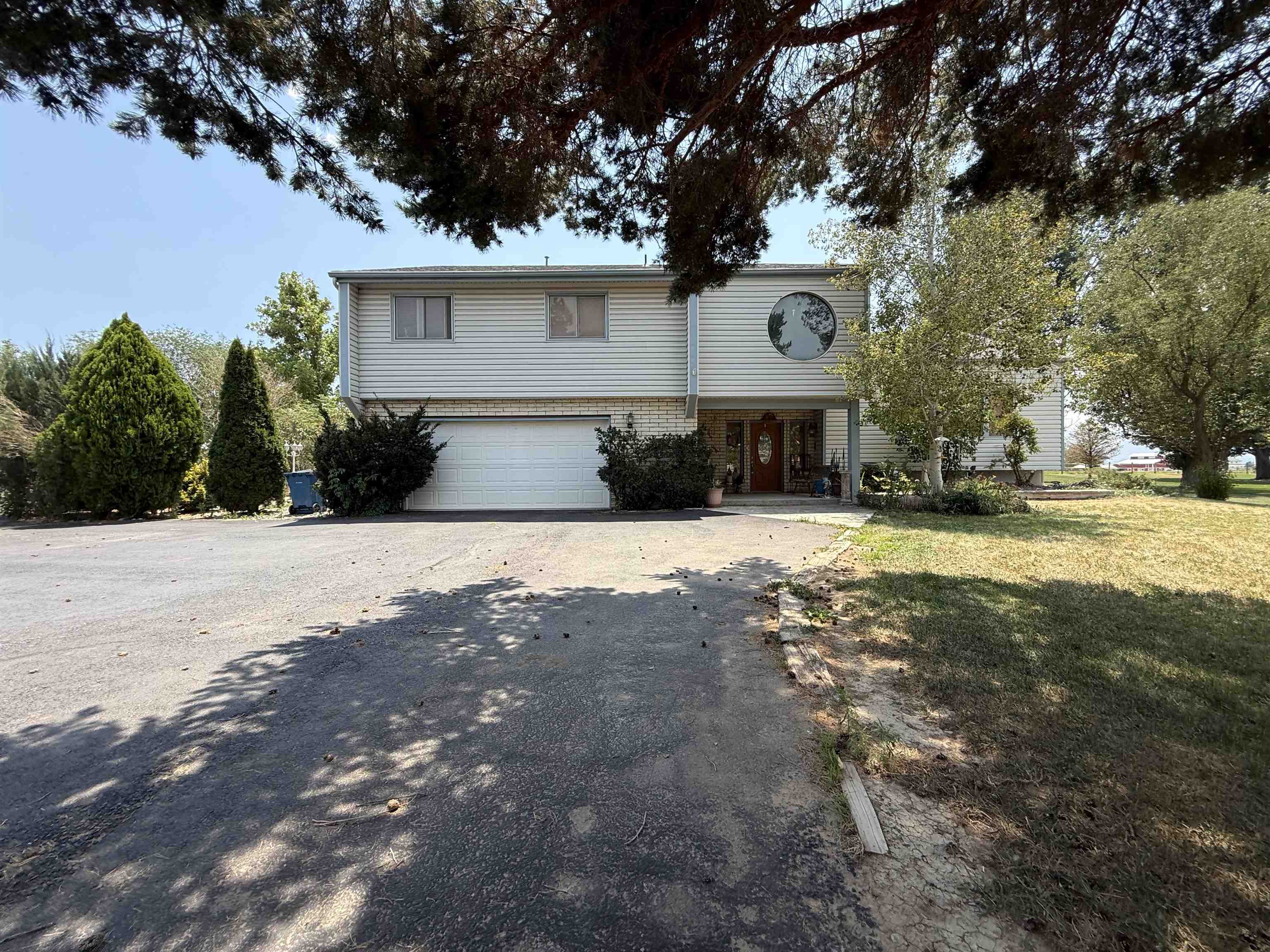 2321 I Road — photo