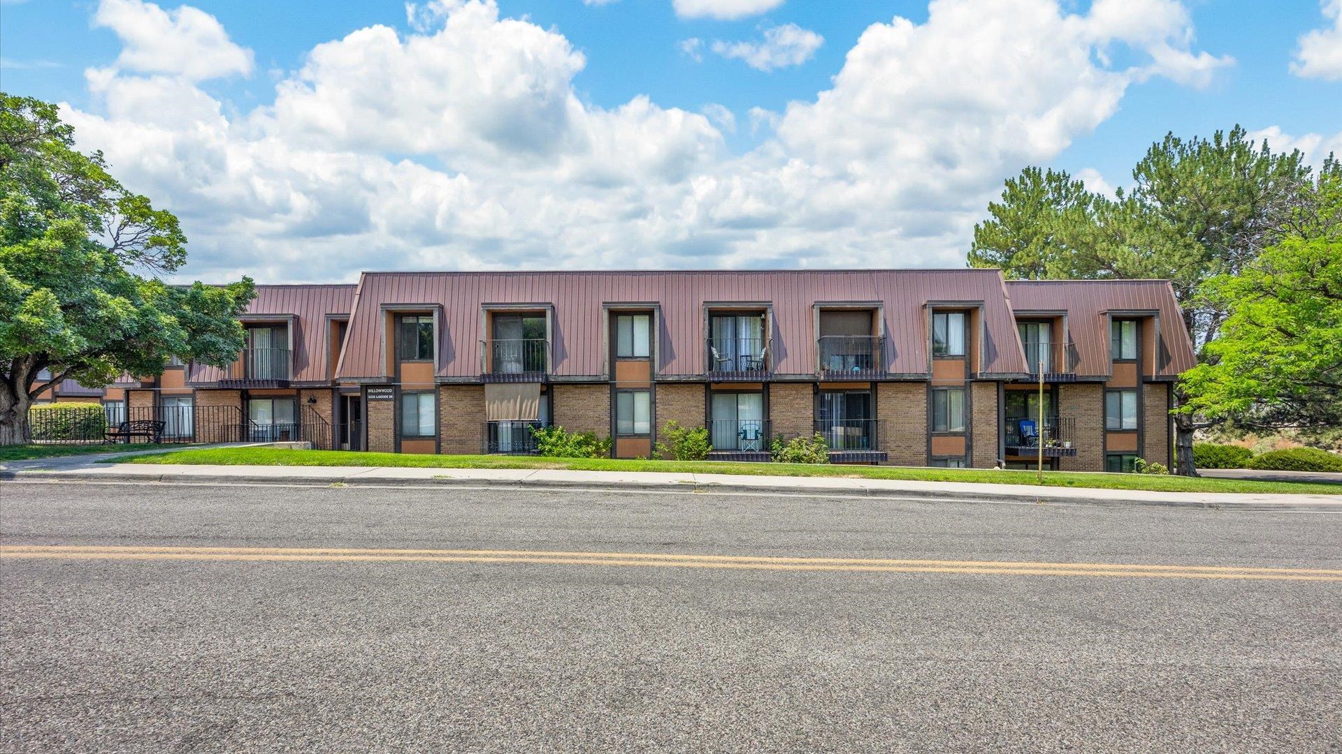 3233 Lakeside Drive — photo