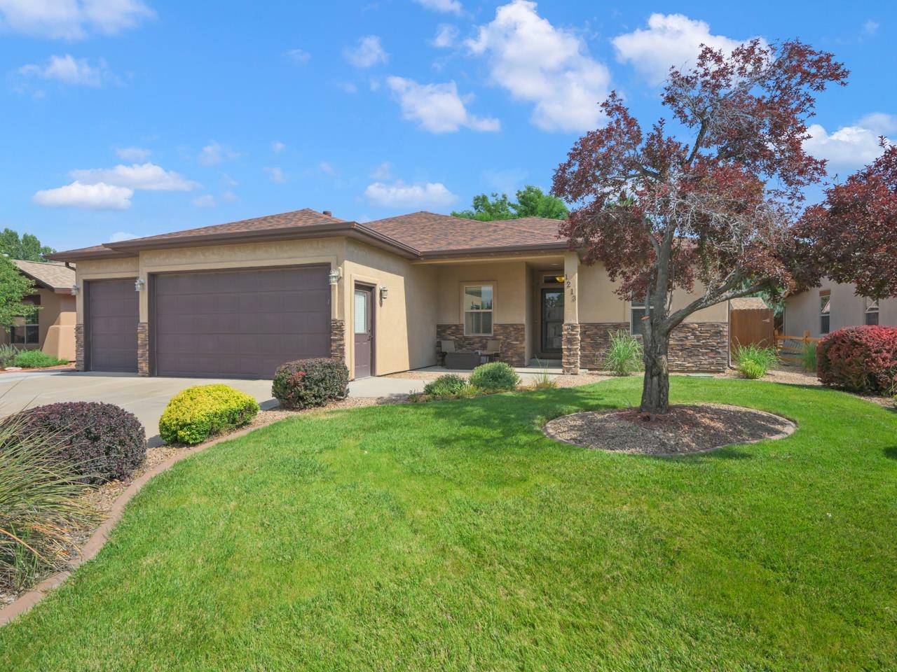 1213 Santa Fe Circle — photo