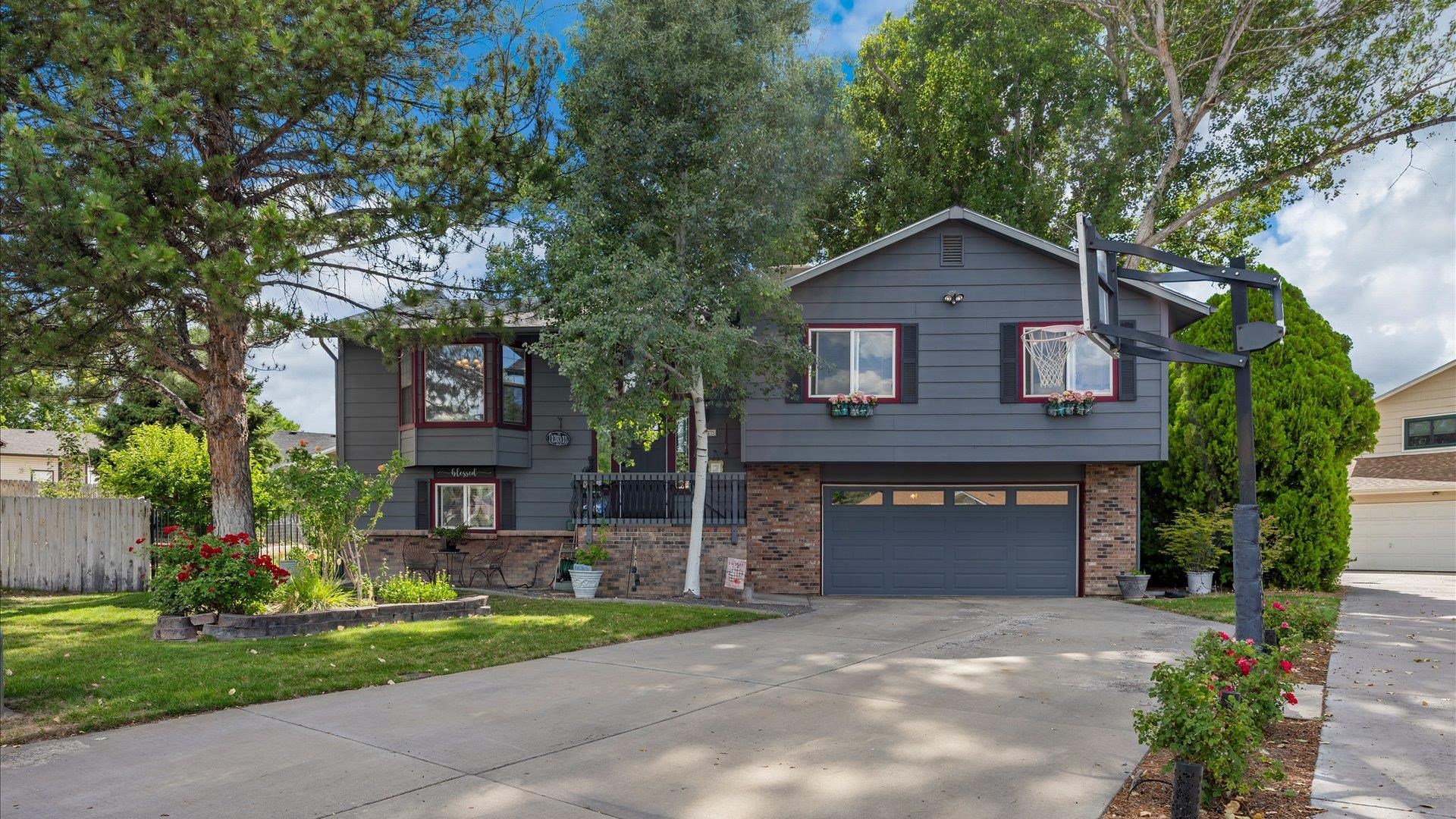 2279 Greenbriar Court — photo