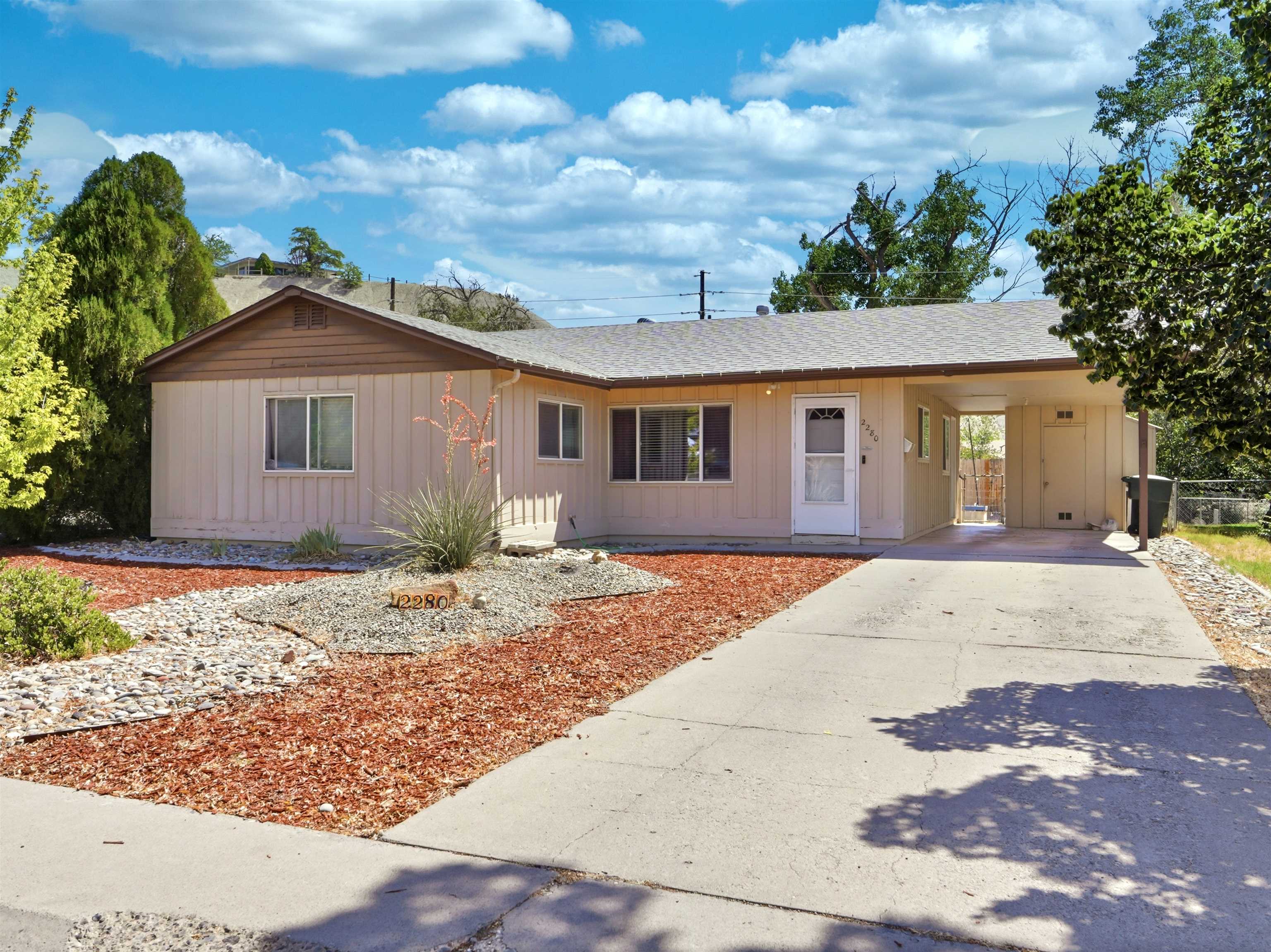2280 Linda Lane — photo