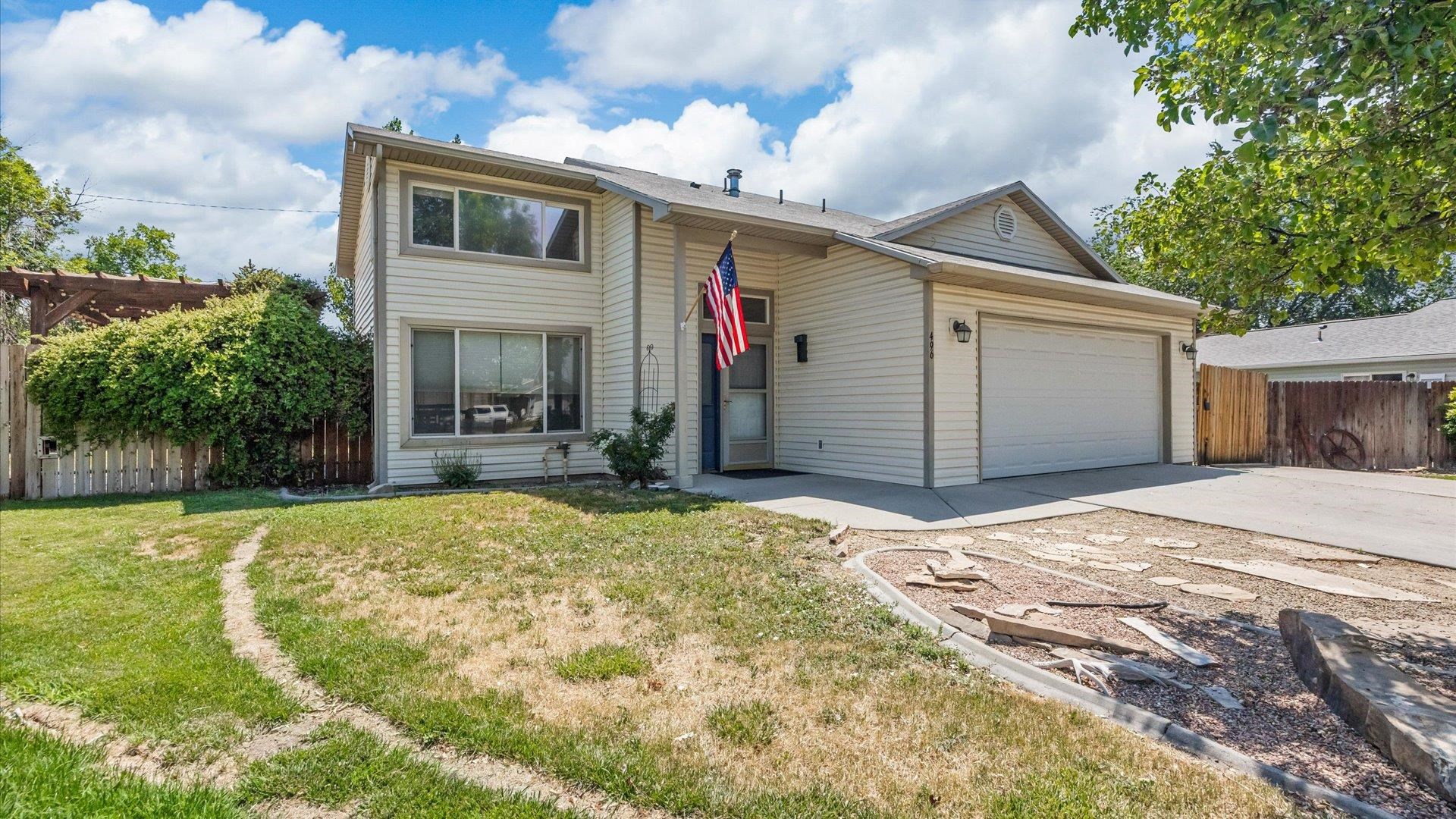496 Moonlight Court — photo