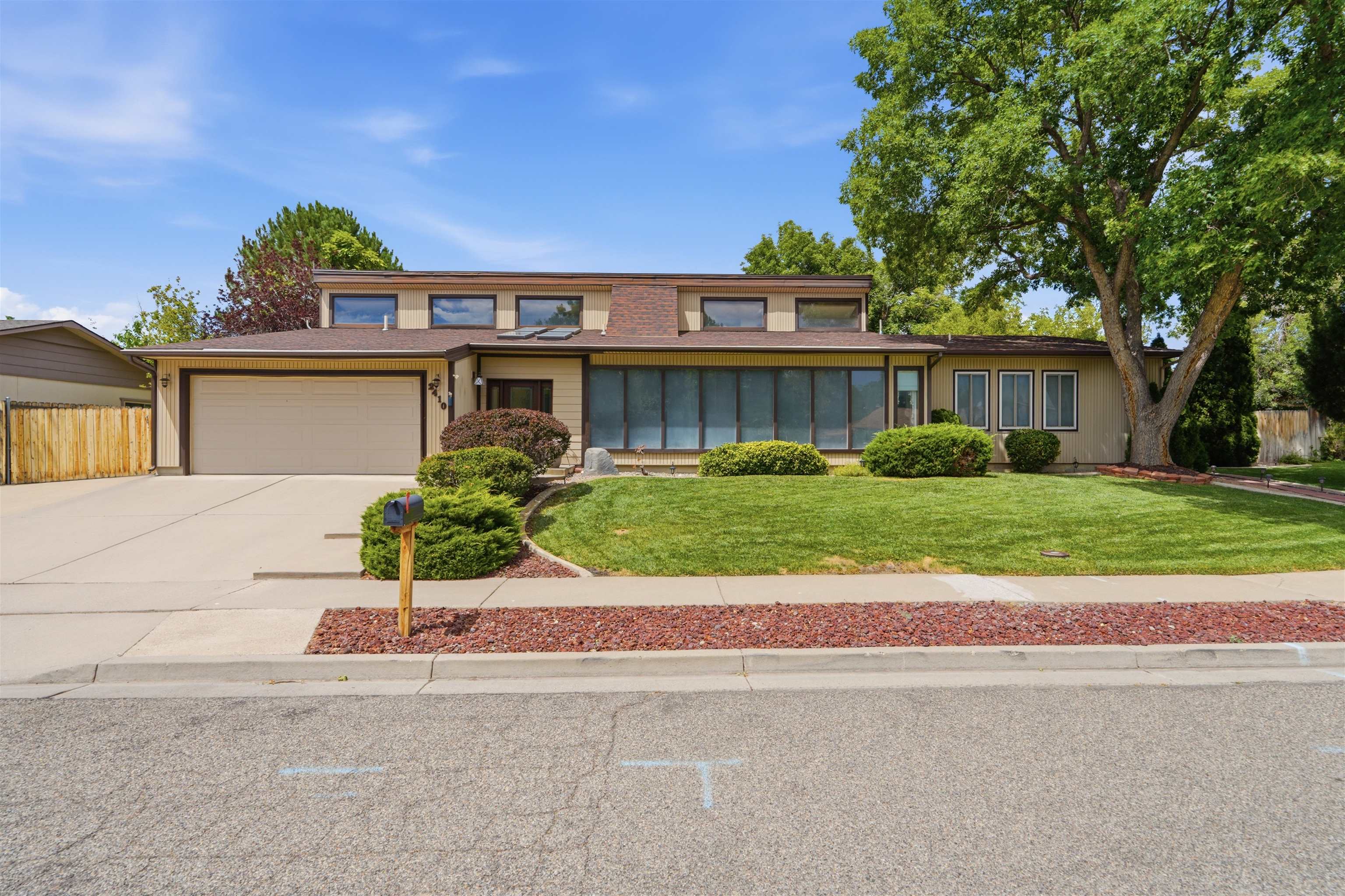 2410 Apricot Court — photo