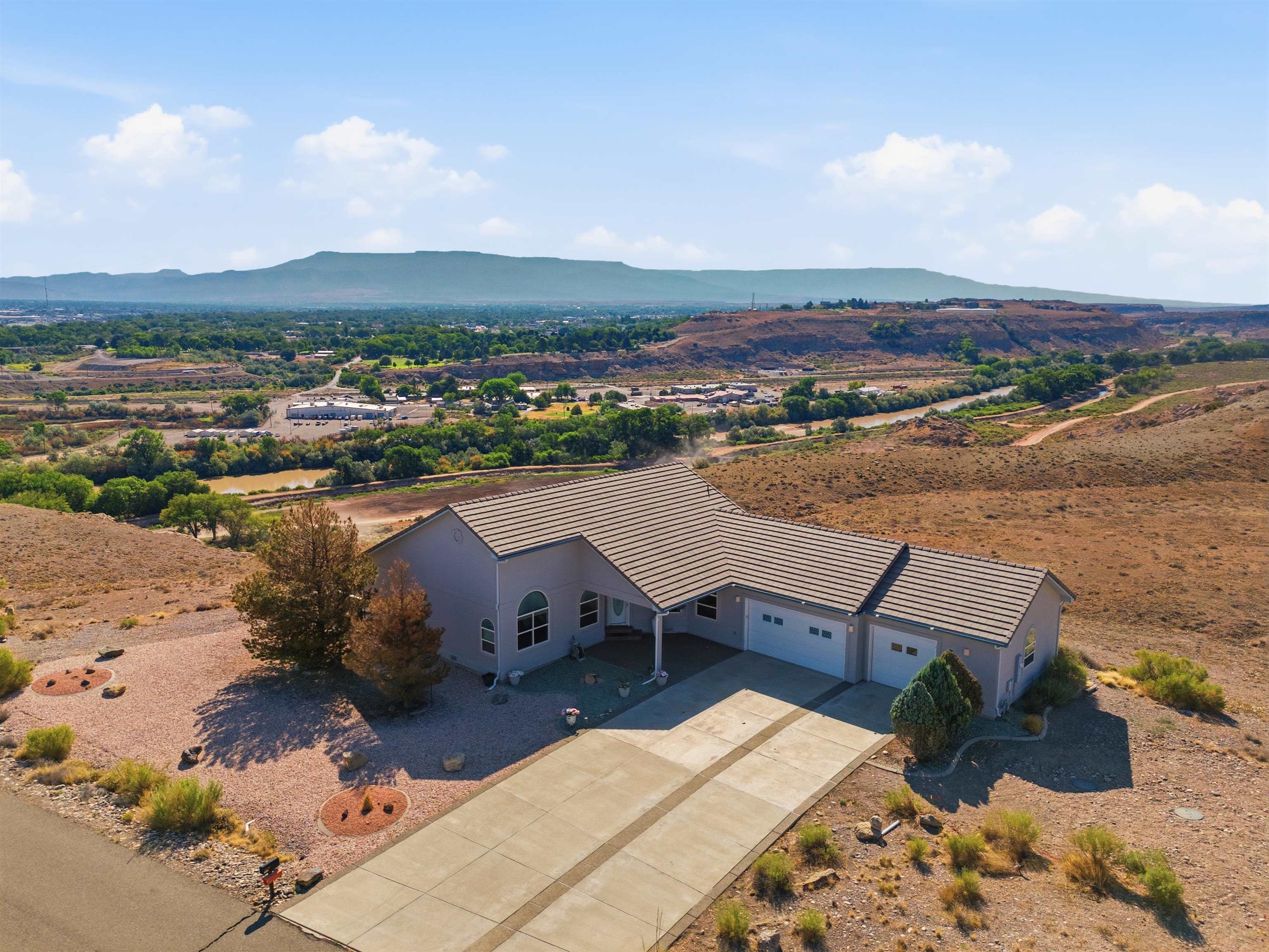 2543 Grand Overlook Drive — photo