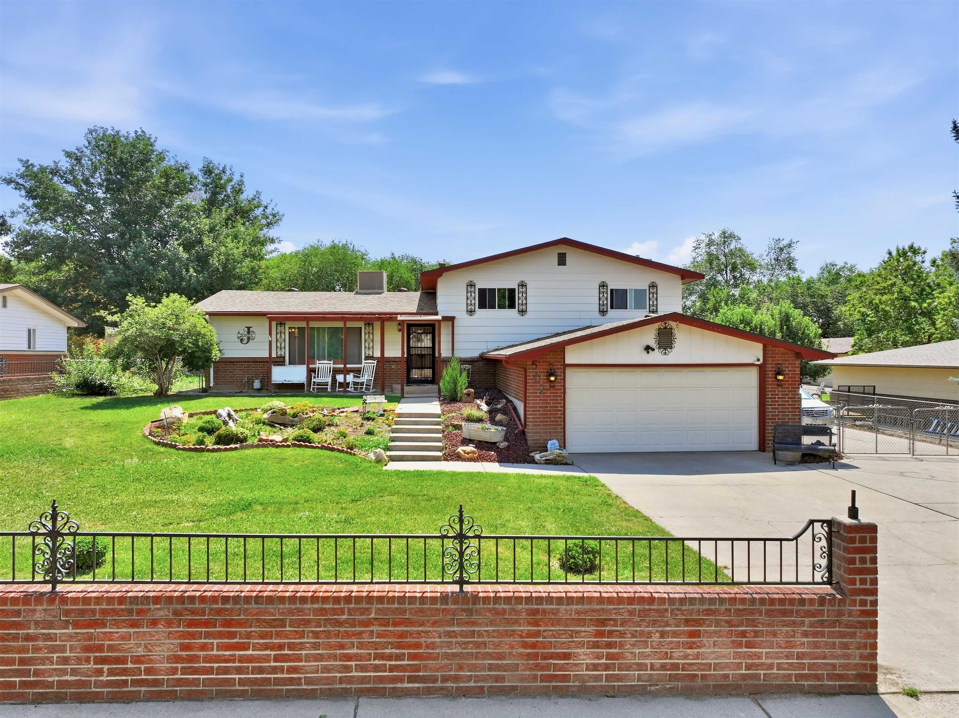 562 Normandy Drive — photo