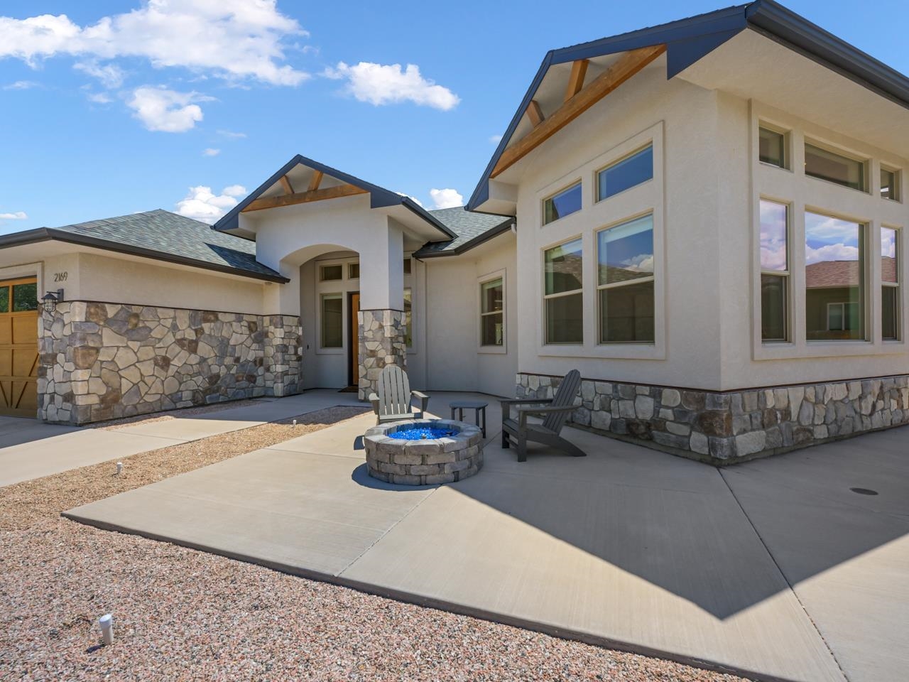 2169 Peregrine Court — photo