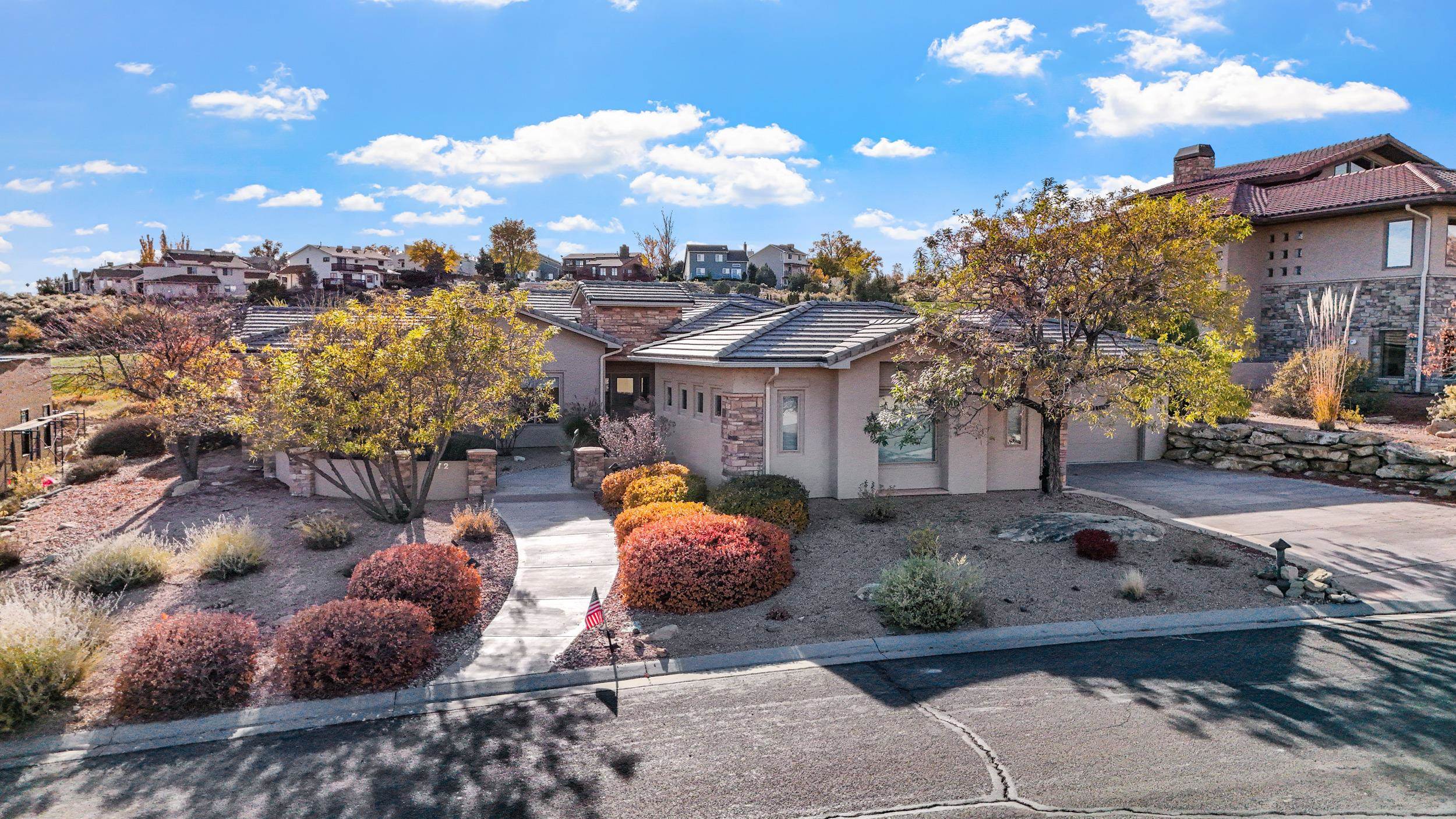 372 High Desert Road — photo
