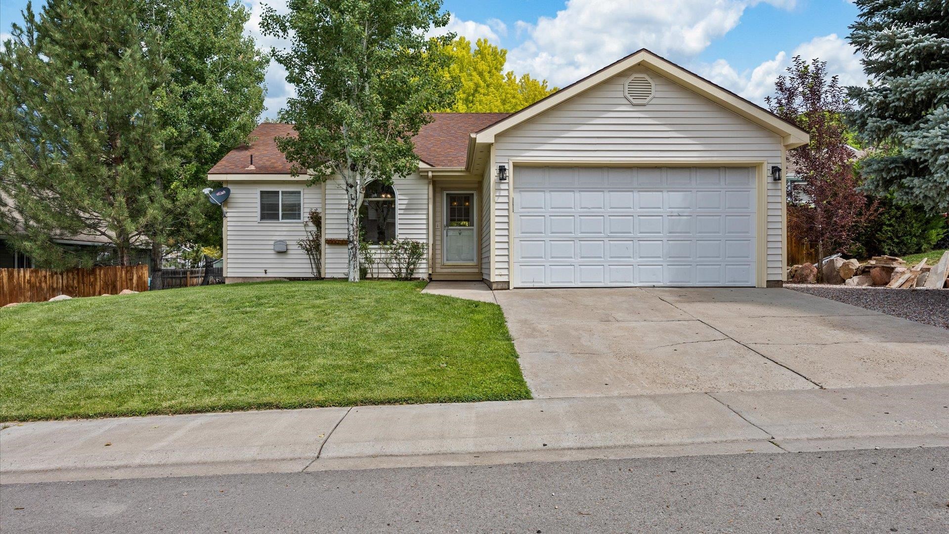 252 Lupine Drive — photo