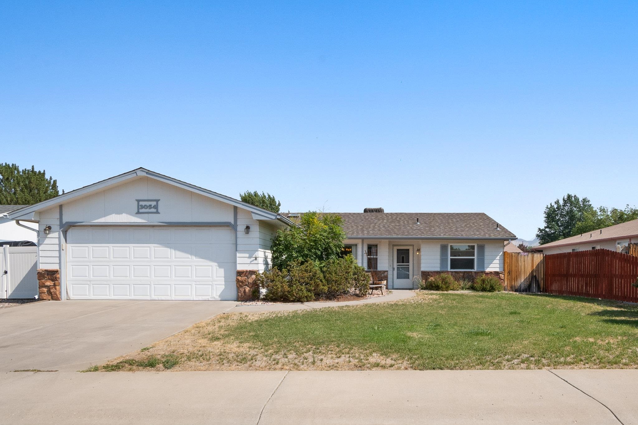 3054 Camelot Place — photo