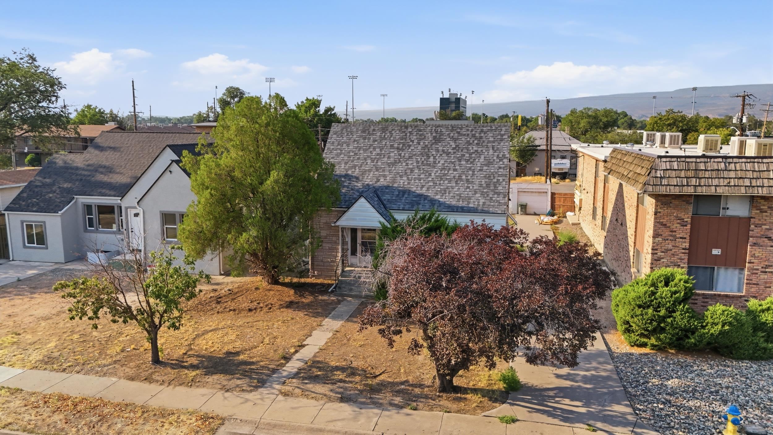 1231 Bunting Avenue — photo