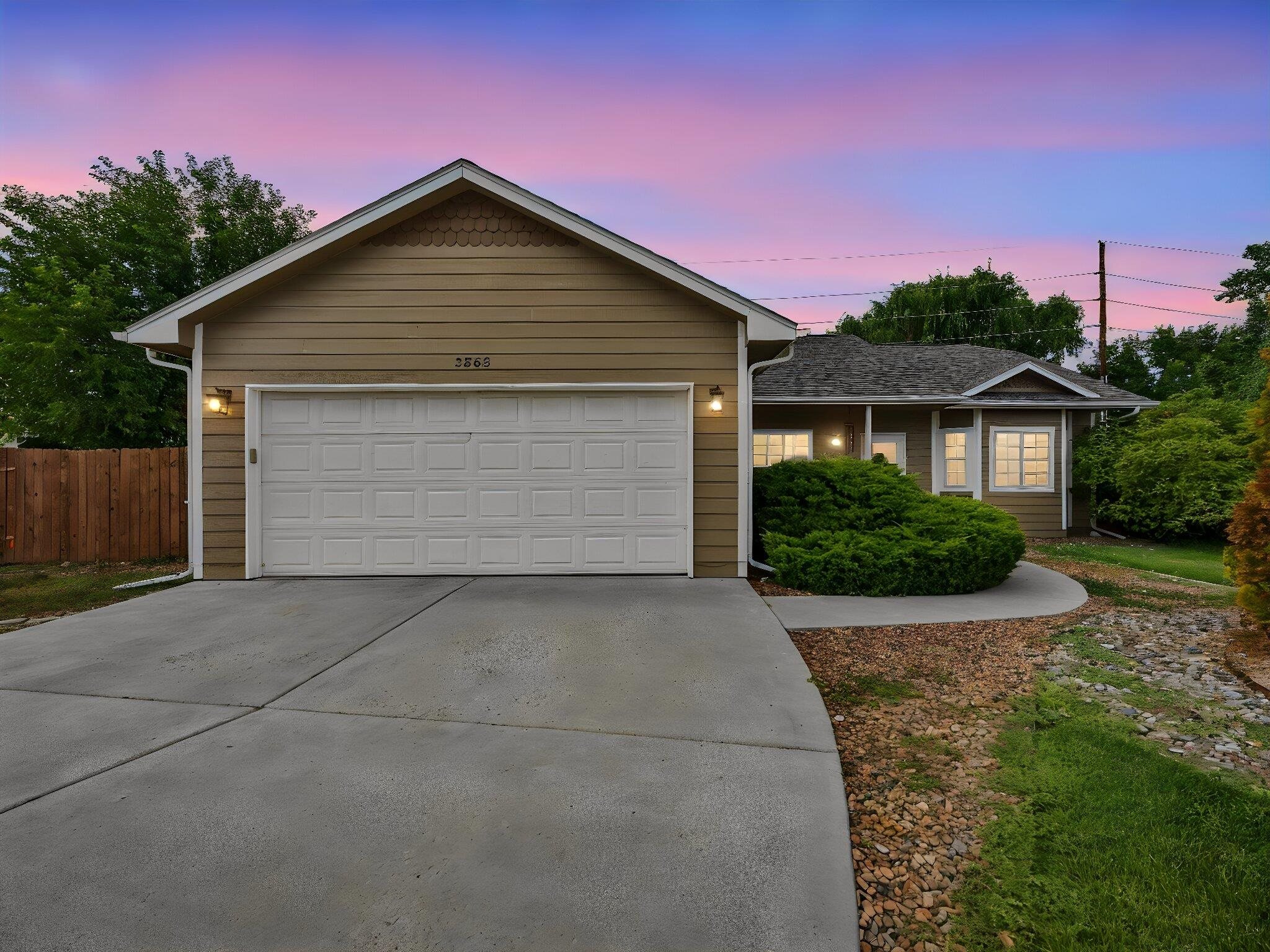 2563 Trails End Court — photo
