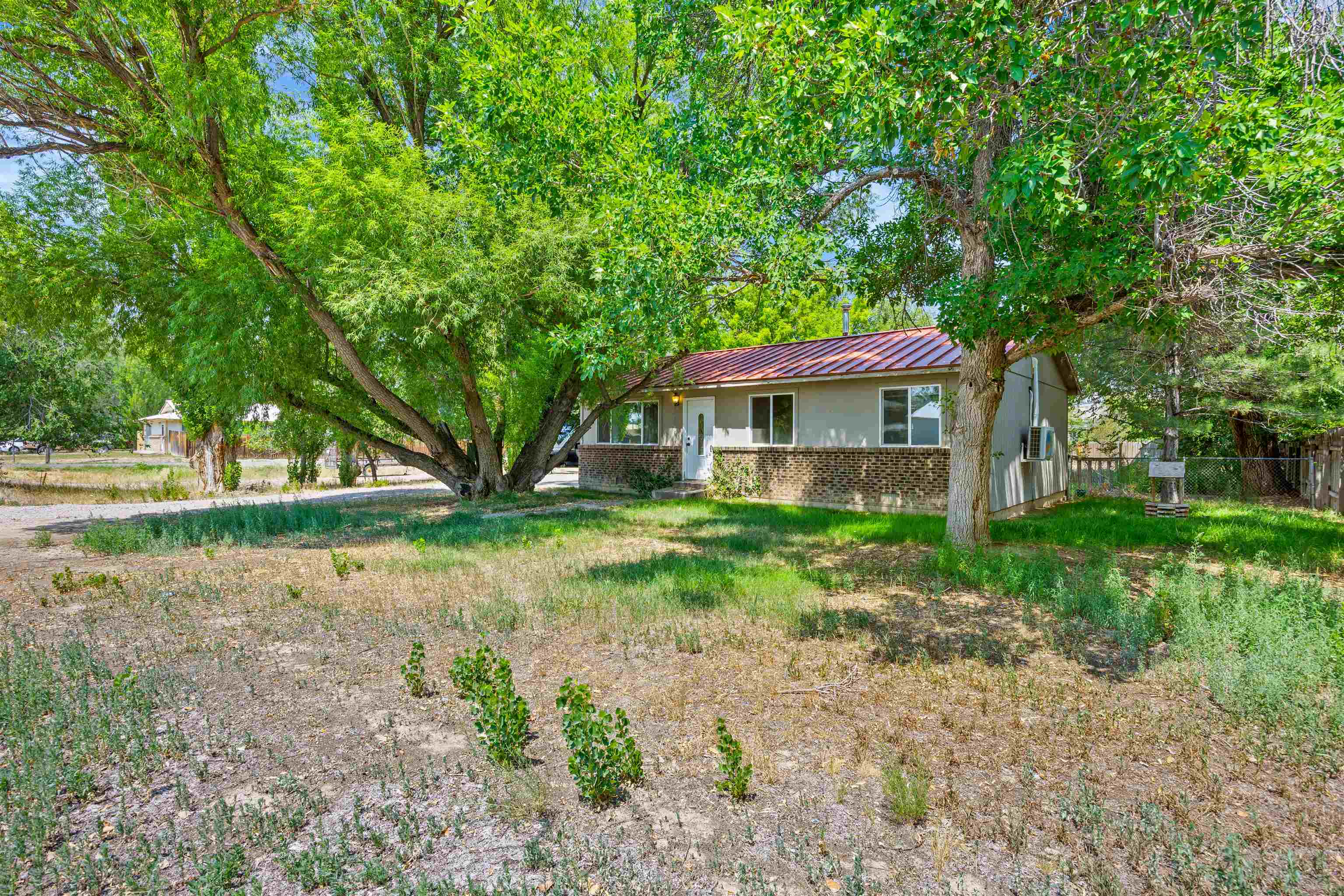 708 E Rio Blanco Avenue — photo