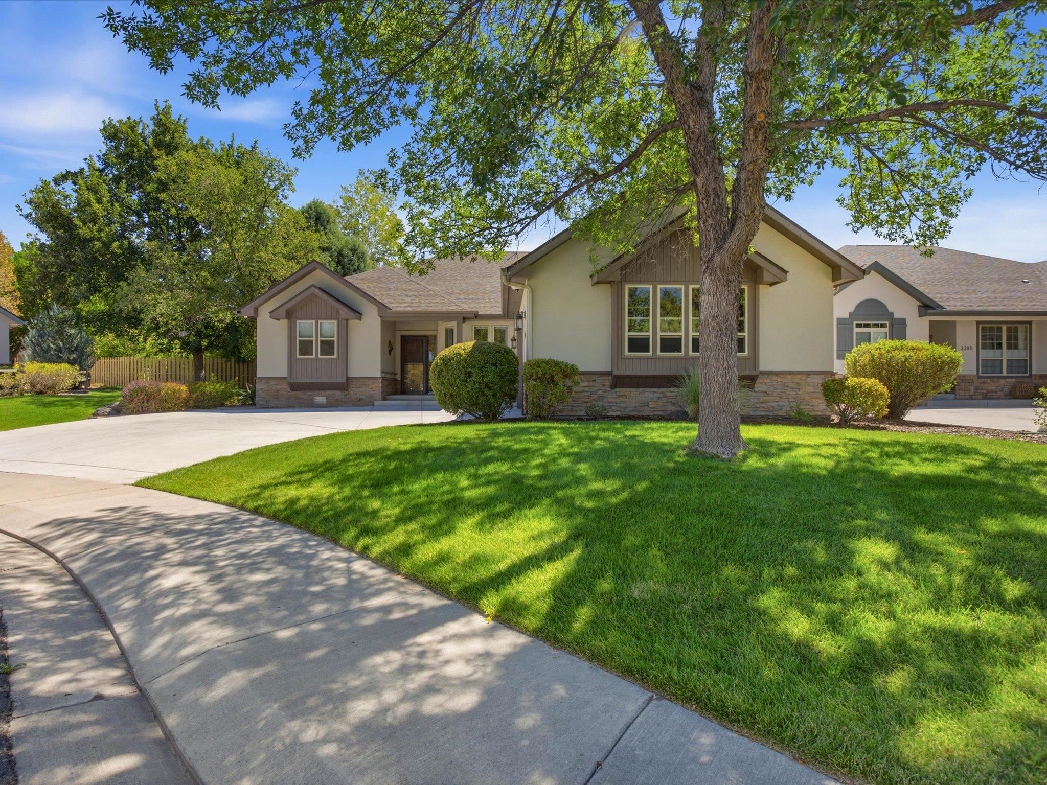 2262 Fernwood Court — photo