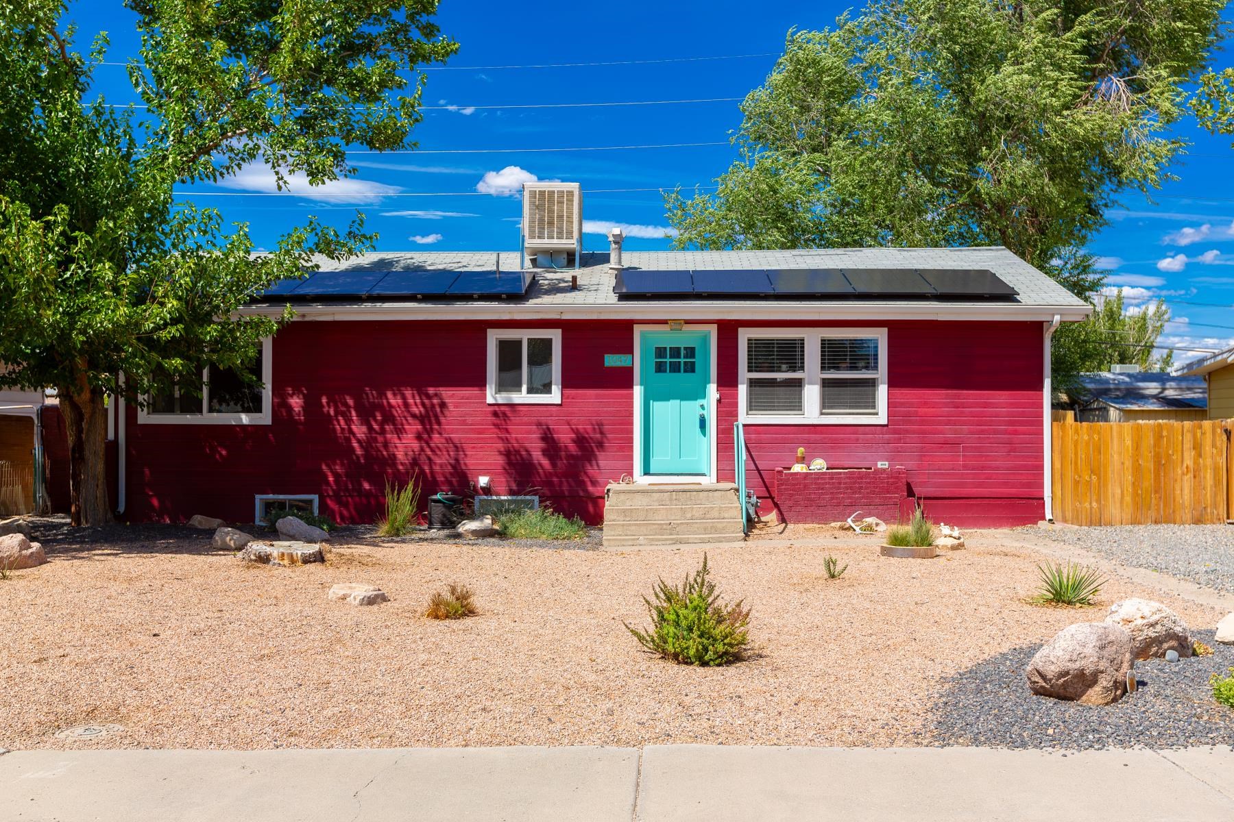 1047 E Aspen Avenue — photo