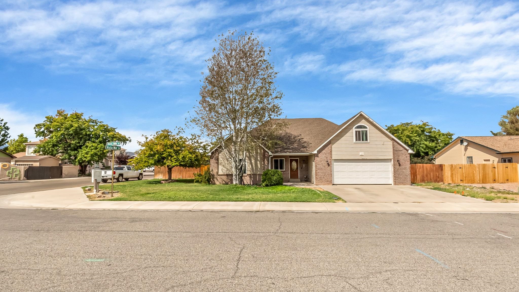 225 Vista Hills Drive — photo