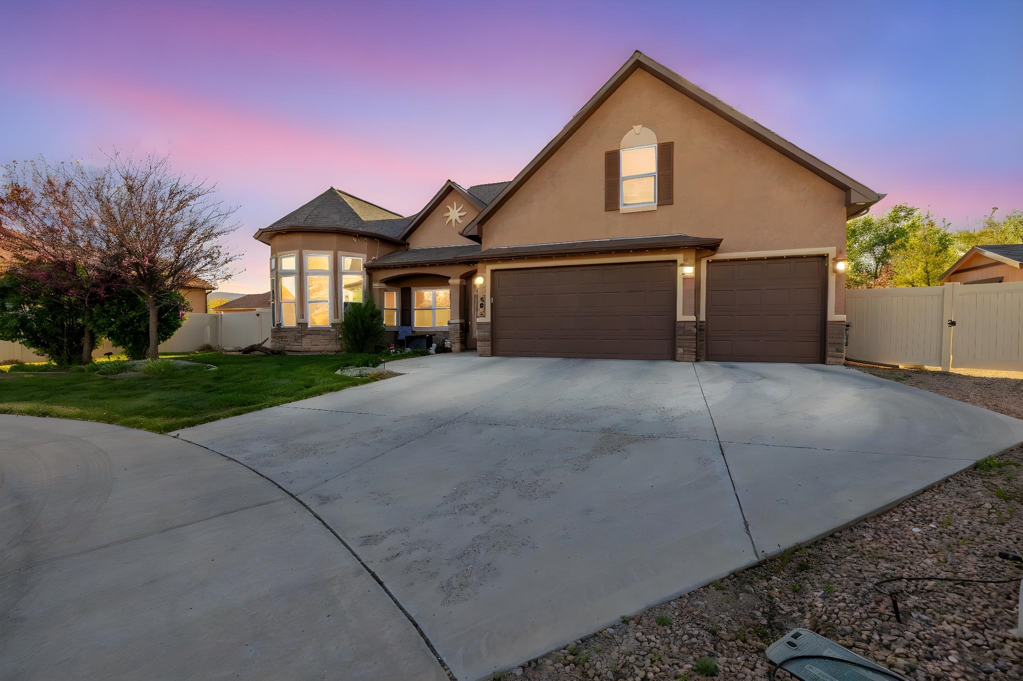 593 Birchwood Court — photo