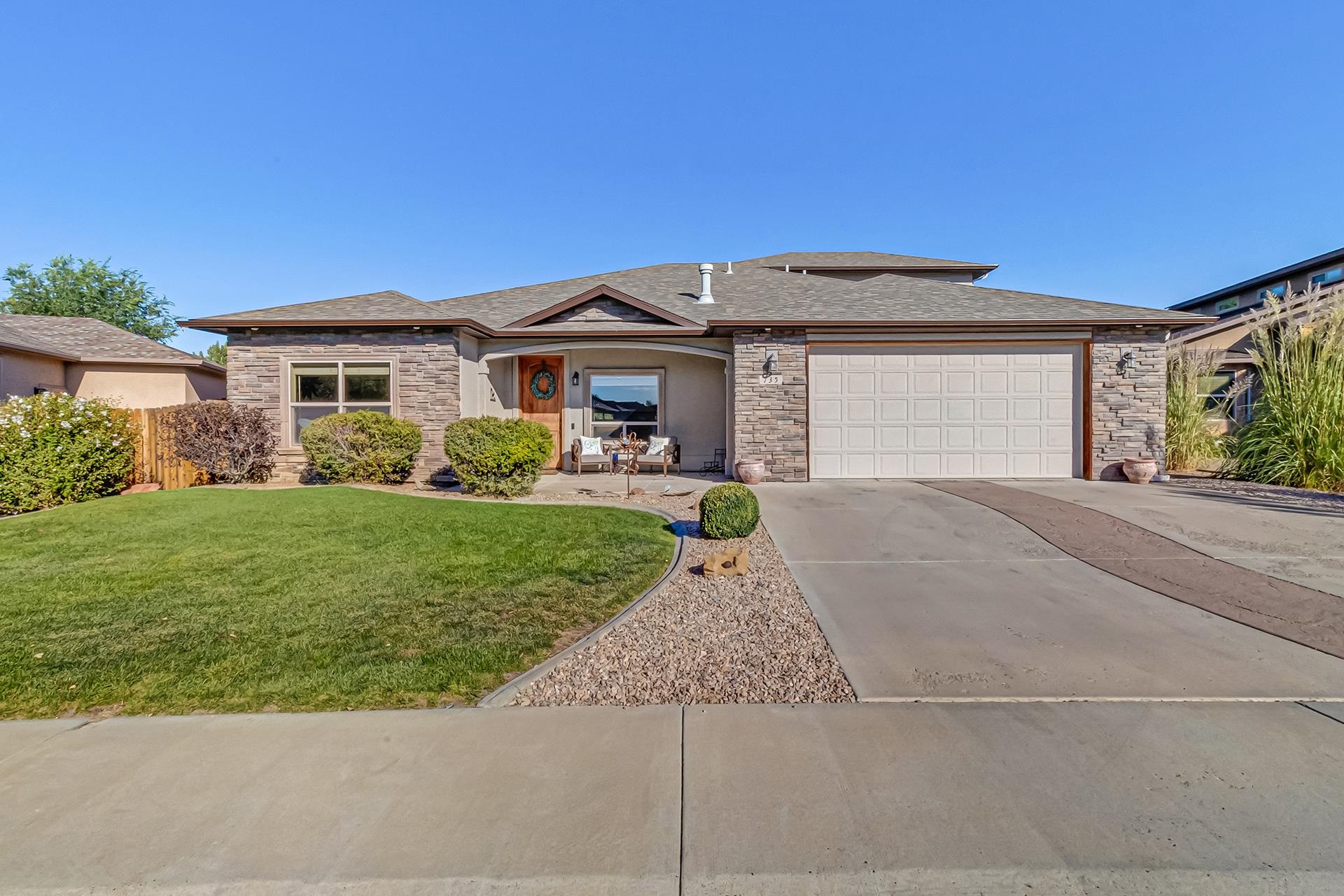 735 Moores Diamond Drive — photo