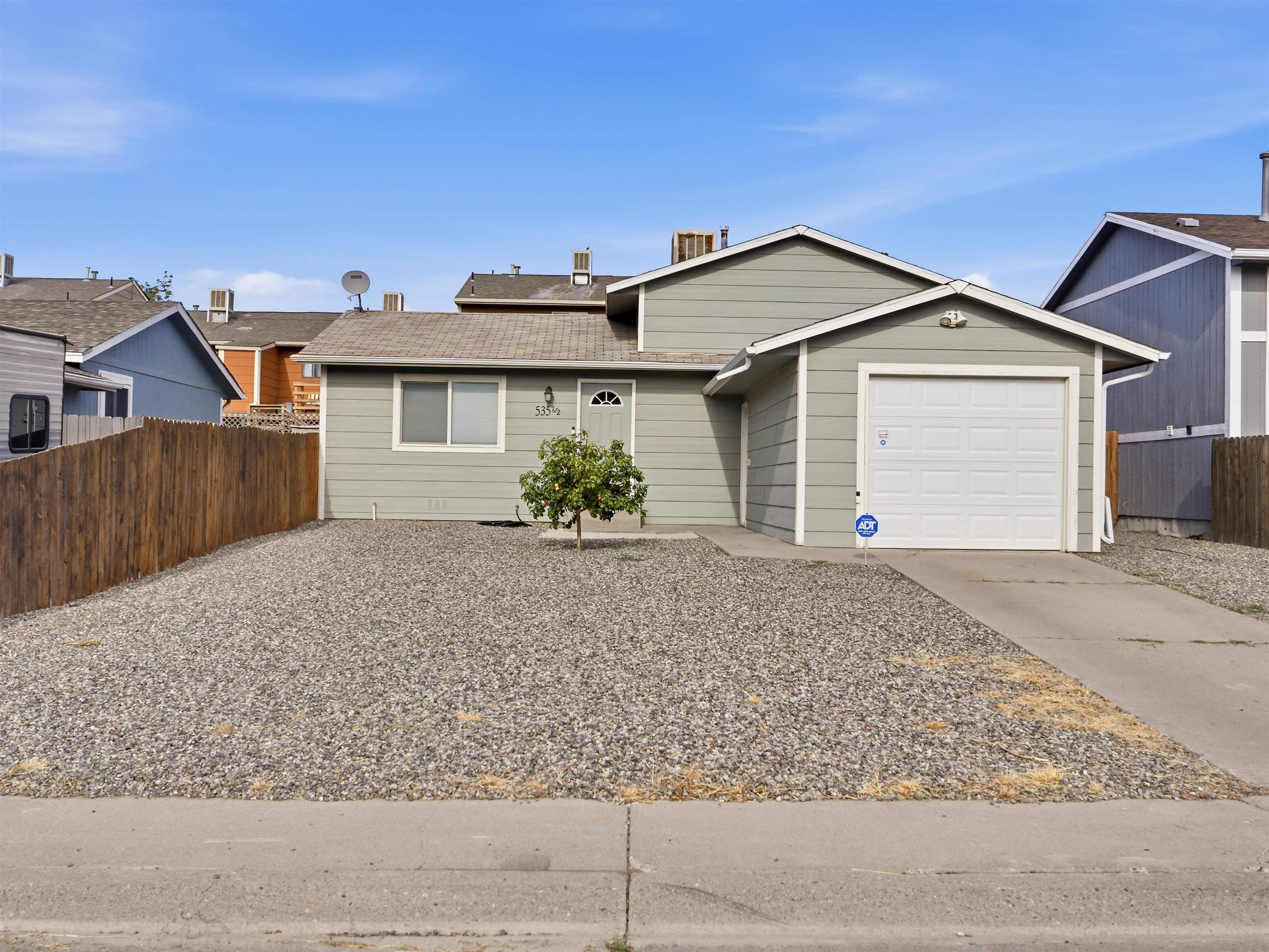 535 1/2 Garland Court — photo