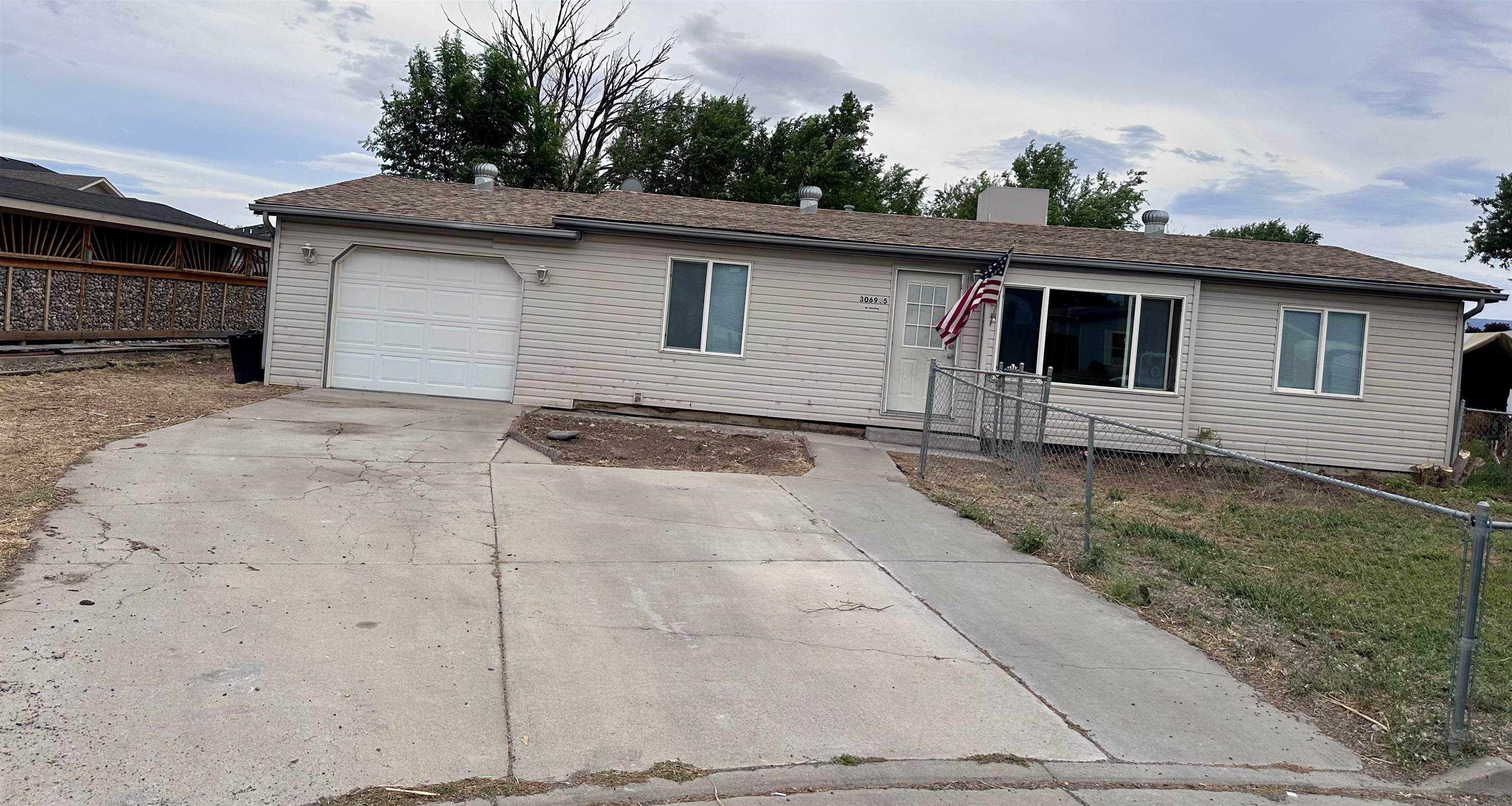 3069 1/2 Grosbeak Court — photo