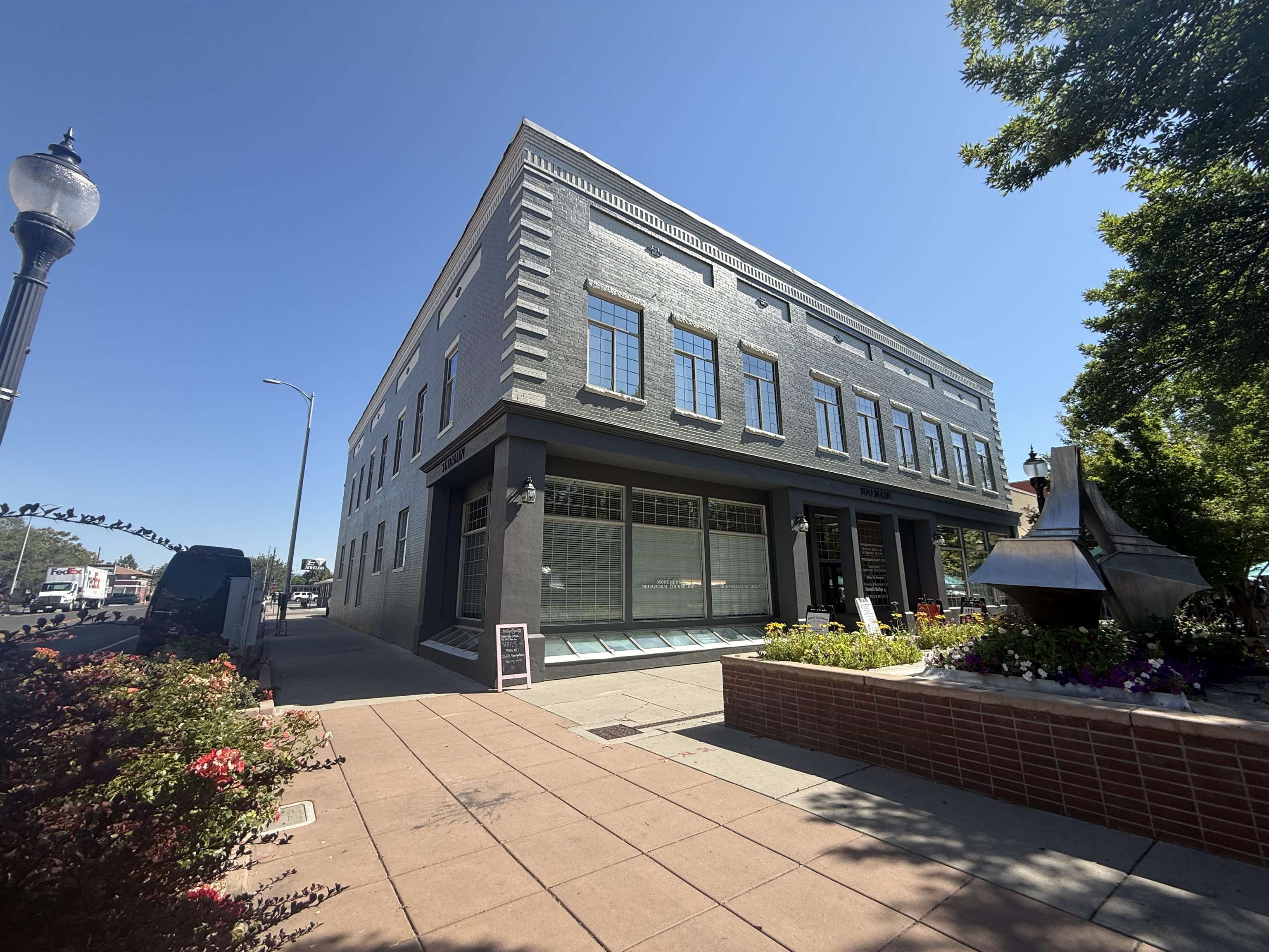 300 Main Street 301 & 303 — photo