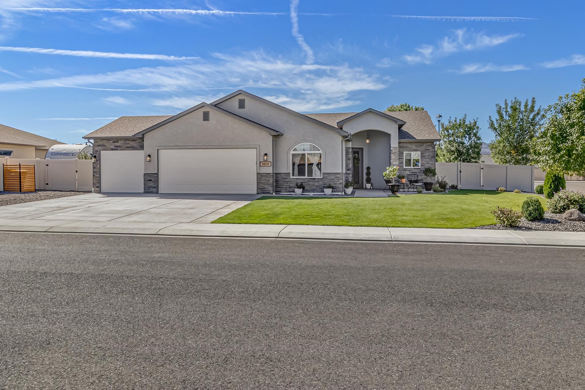 1404 Limber Pine Street — photo