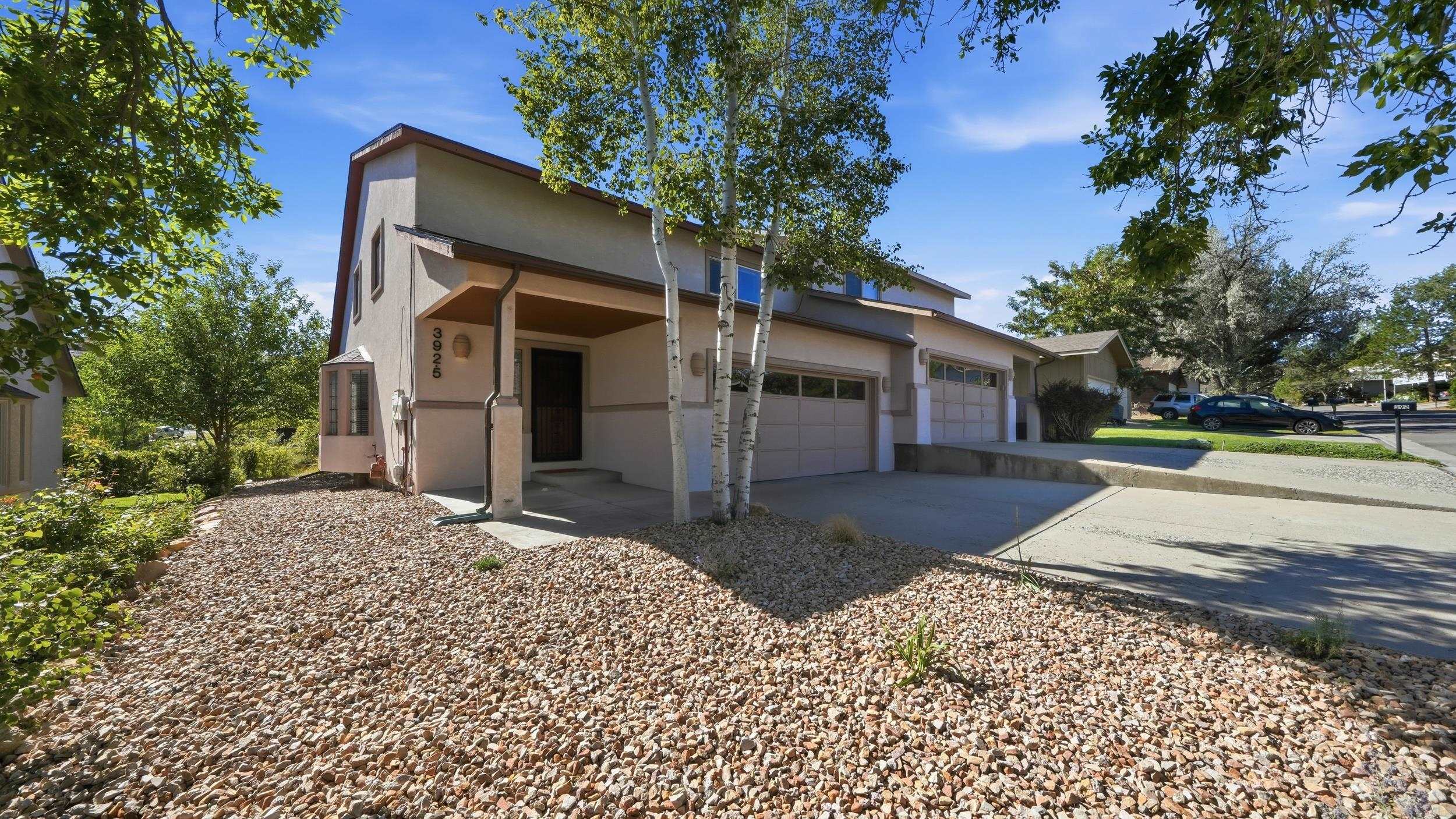 392 1/2 E Valley Circle — photo