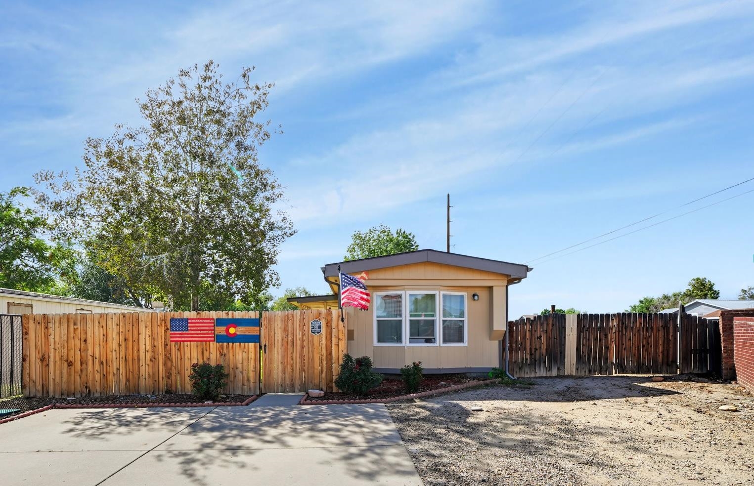 449 Lark Drive — photo