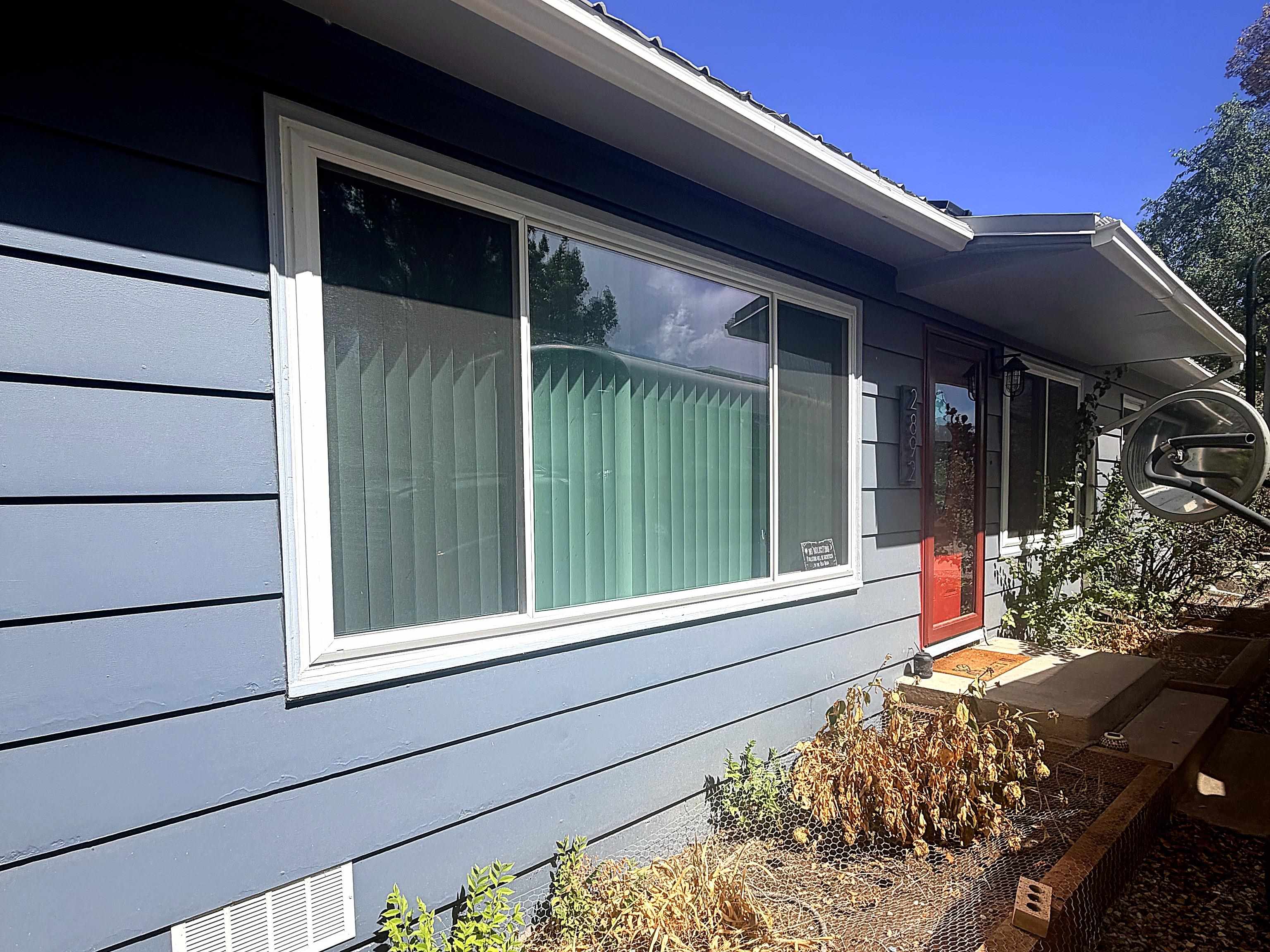 2892 Victoria Drive — photo