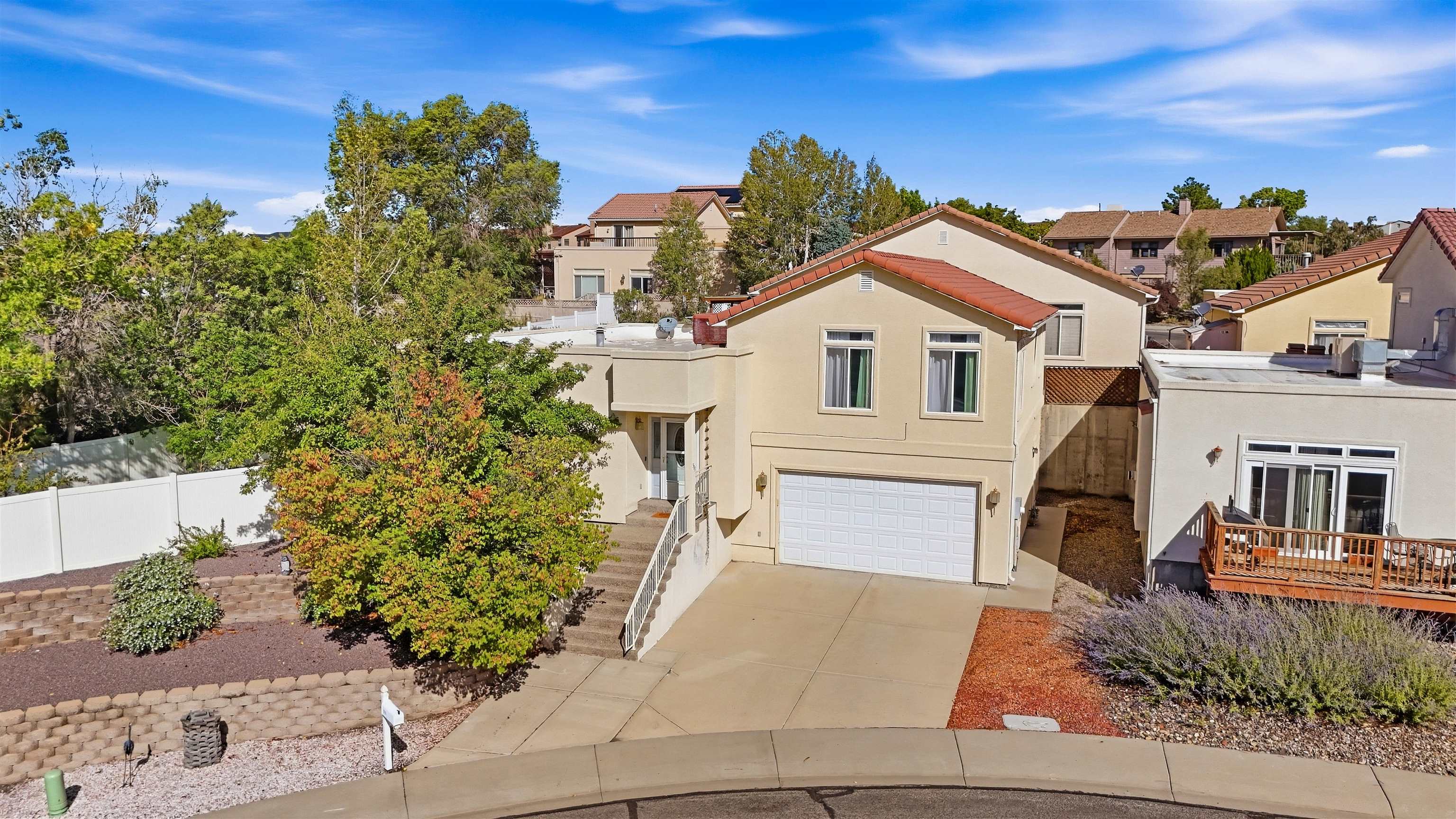 583 Grand View Court — photo