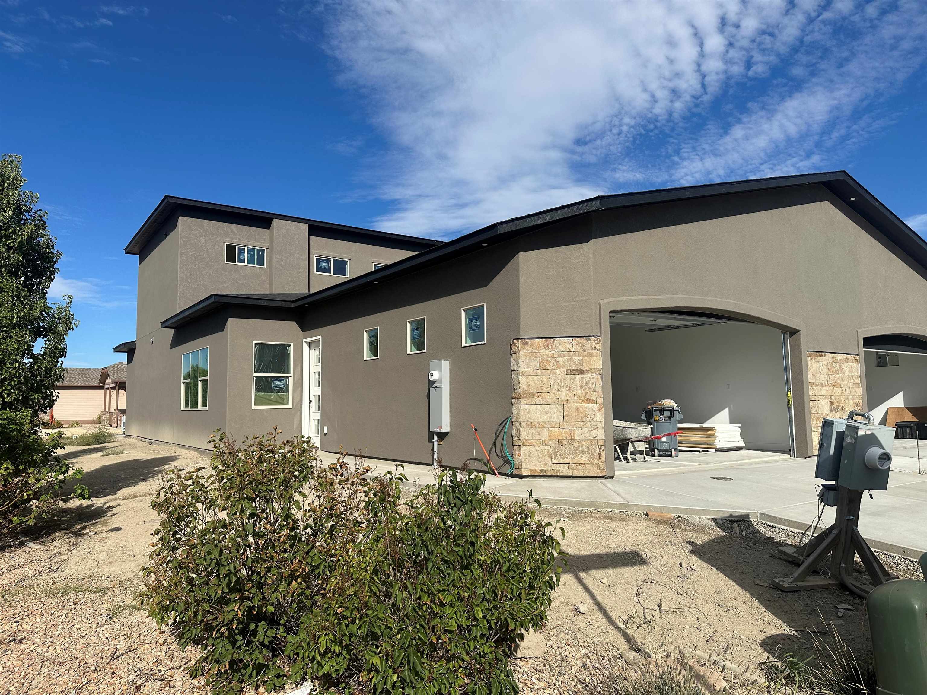 579 W Indian Creek Drive 1 — photo