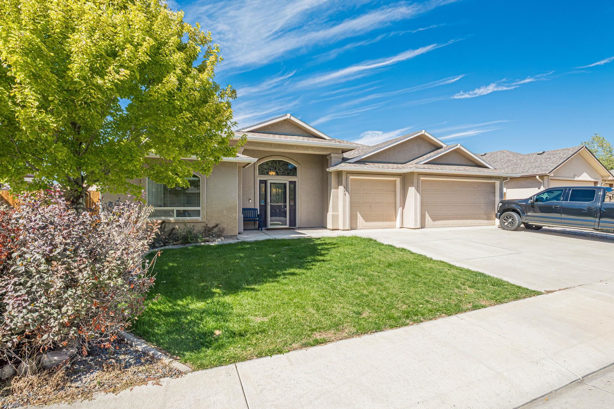 645 Zoe Lane — photo