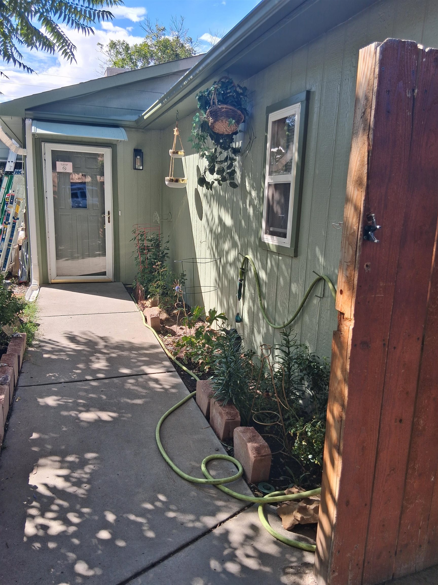 3039 1/2 Stoneybrook Lane — photo